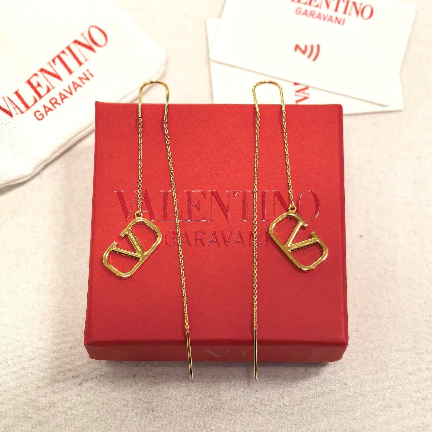 全新VALENTINO耳環 (1x12cm) , 簽名金屬長垂墜針式, Garavani VLogo Signature Metal Long Drop Earrings #香榭站正品