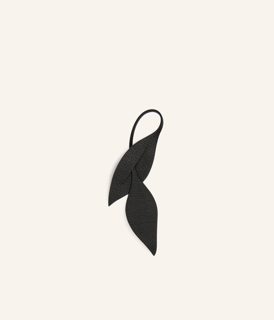 1FL1018-435 [FLEURON] Folia Noir Lisse #PMM08VL0303BLK (EU)