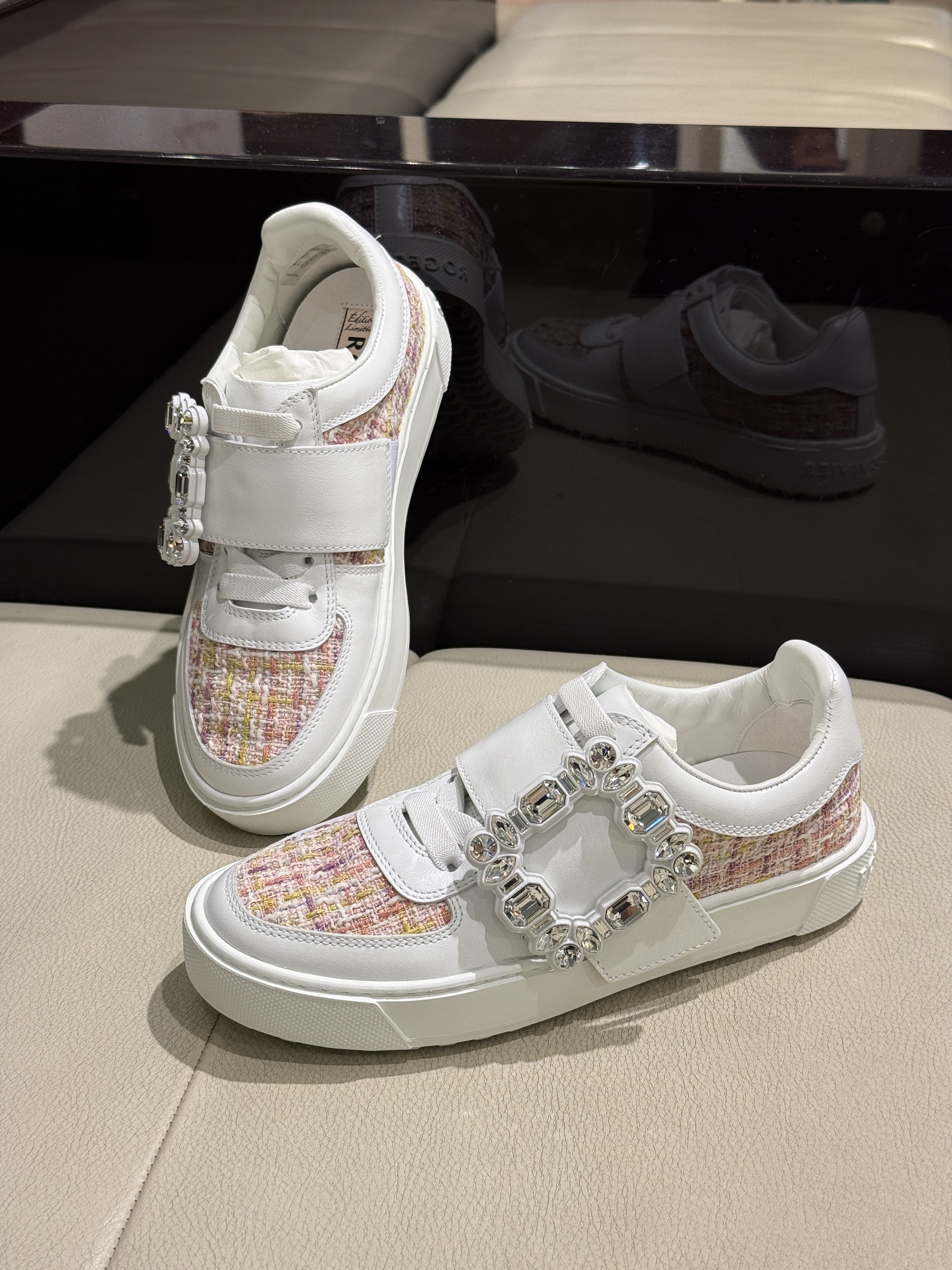 Roger Vivier very vivier strass buckle sneakers tweed pink