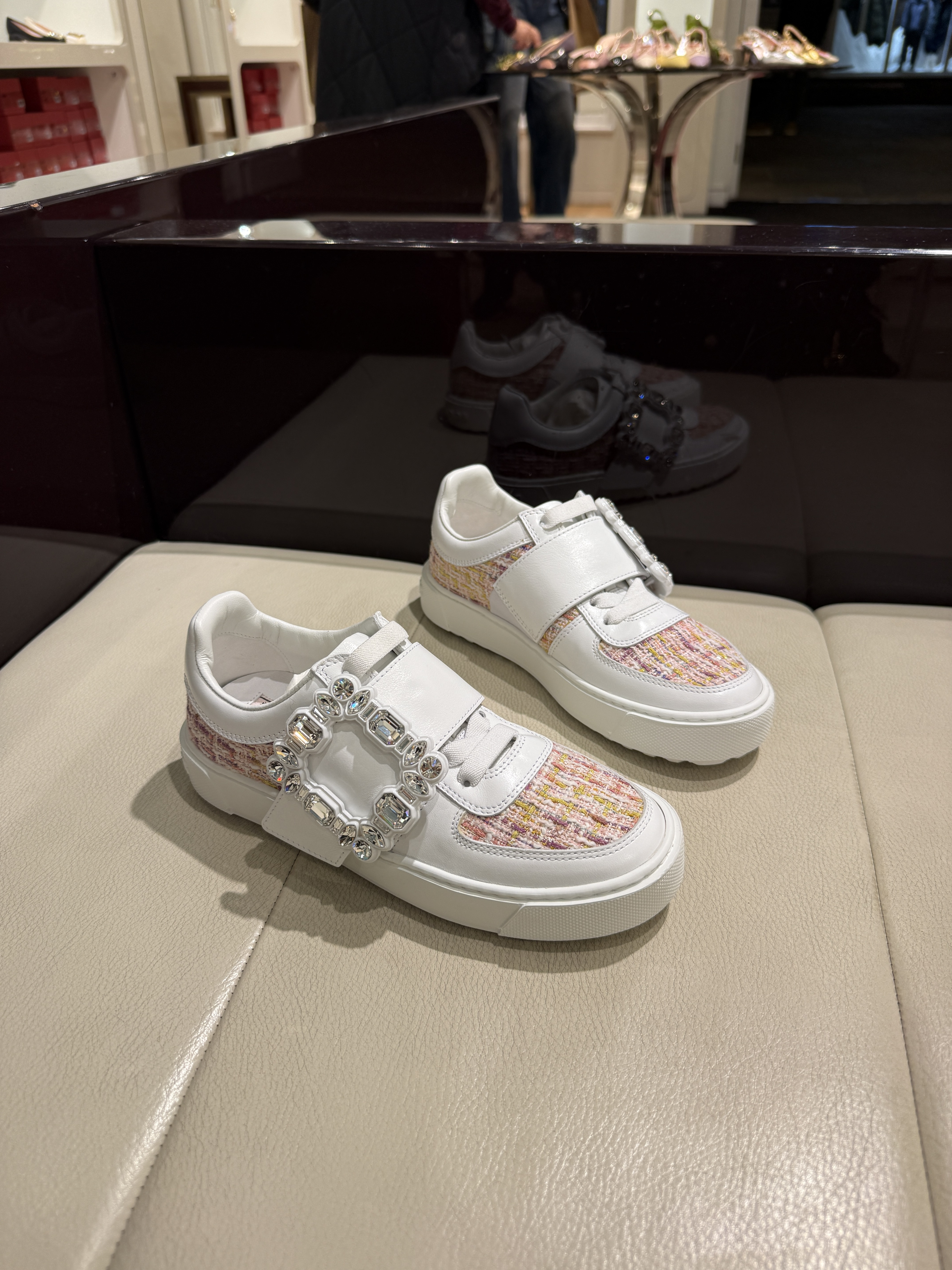 Roger Vivier very vivier strass buckle sneakers tweed pink