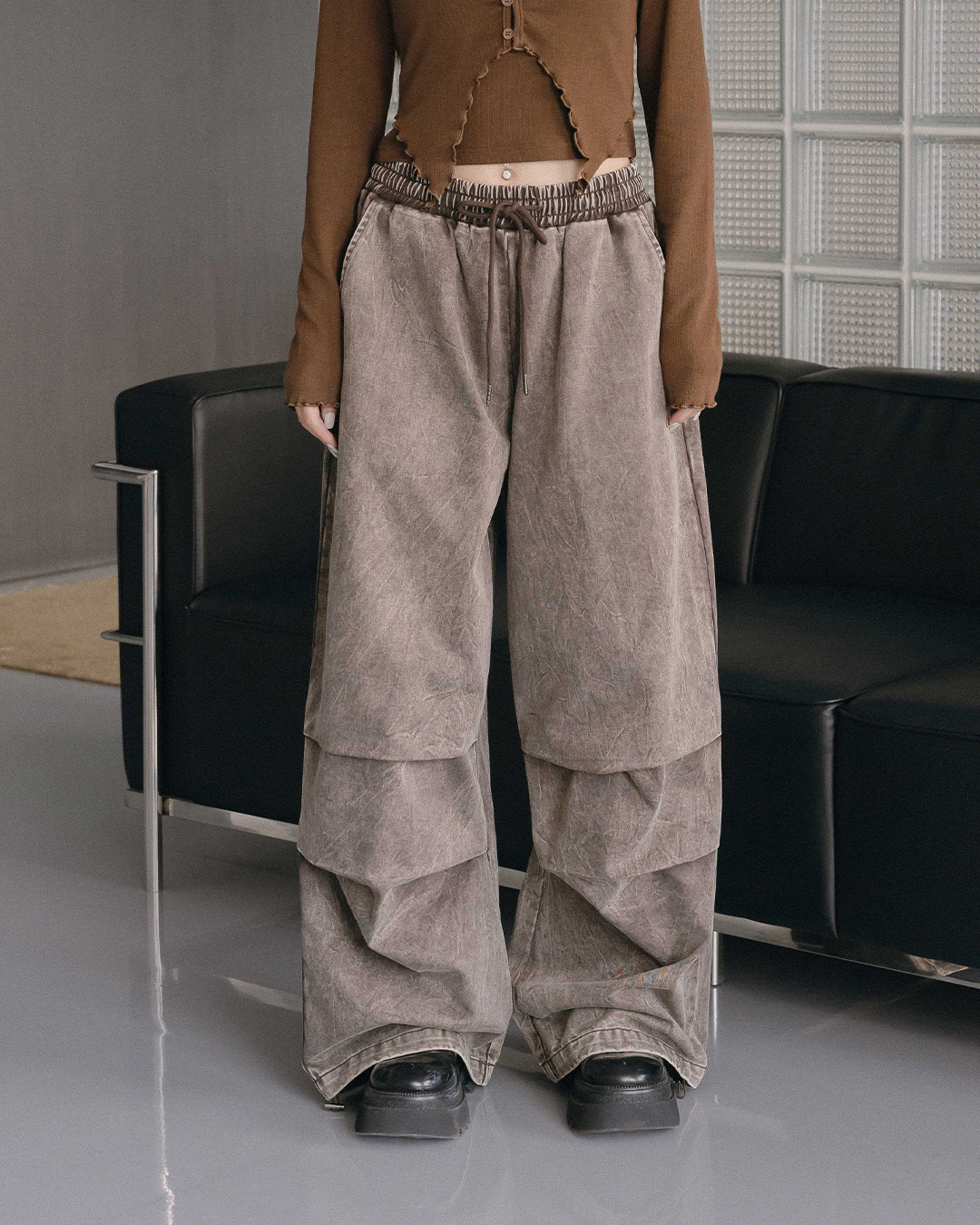Vintage-wash pleated wide-leg trousers – available in two colors【04102040】in stock+pre-order
