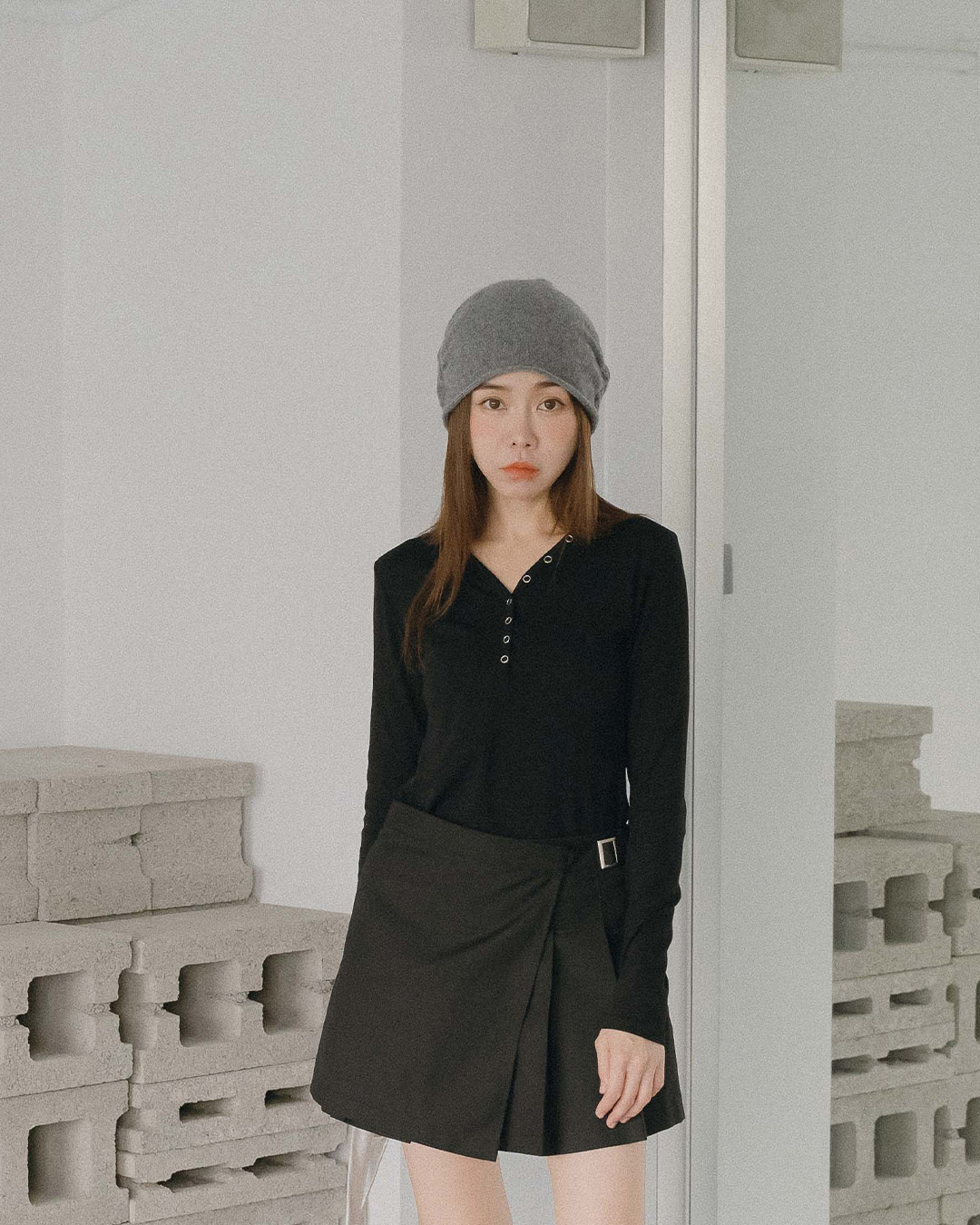 Black Ribbed V-Neck Snap-Front Fitted Top【01200148】in stock+pre-order