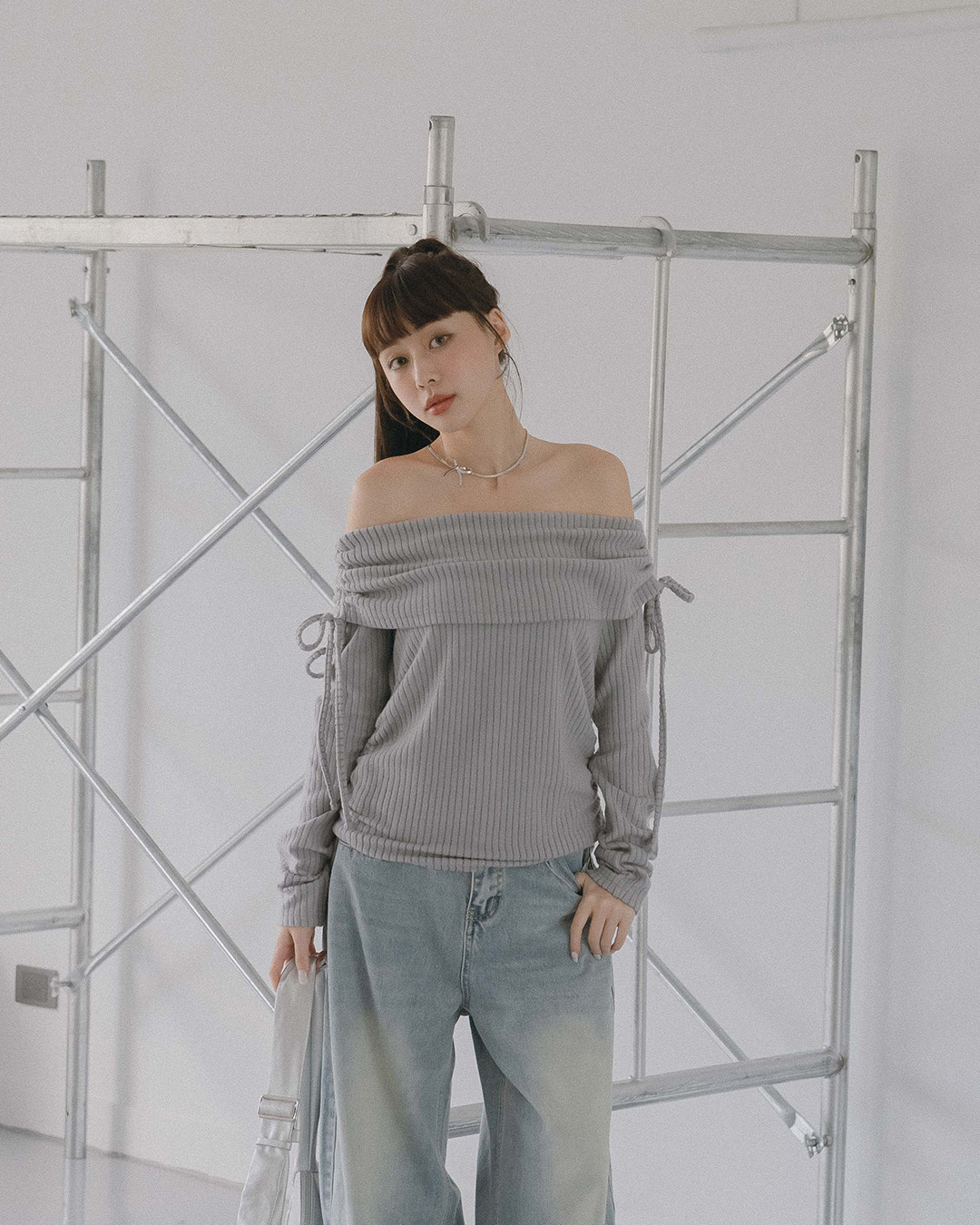 Lapel ribbed and gathered flat collar top, available in two colors.【01200081】in stock+pre-order