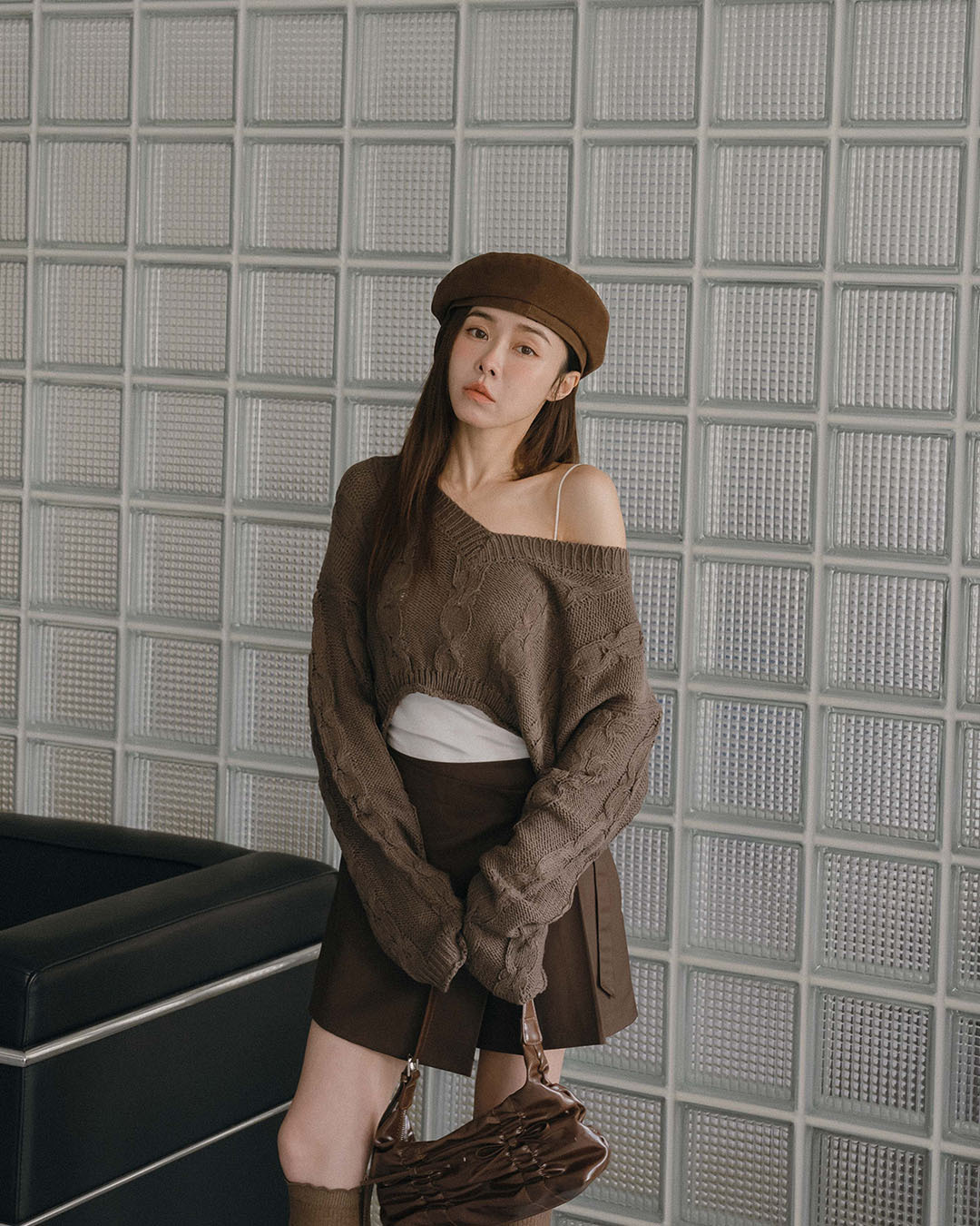V-neck cable knit cropped sweater - coffee【01013588】in stock+pre-order