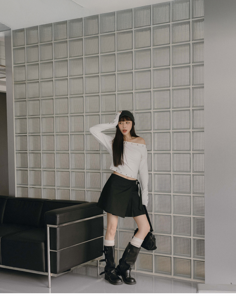 Star-stud flat-collar cropped top – available in two colors【01099948】in stock+pre-order