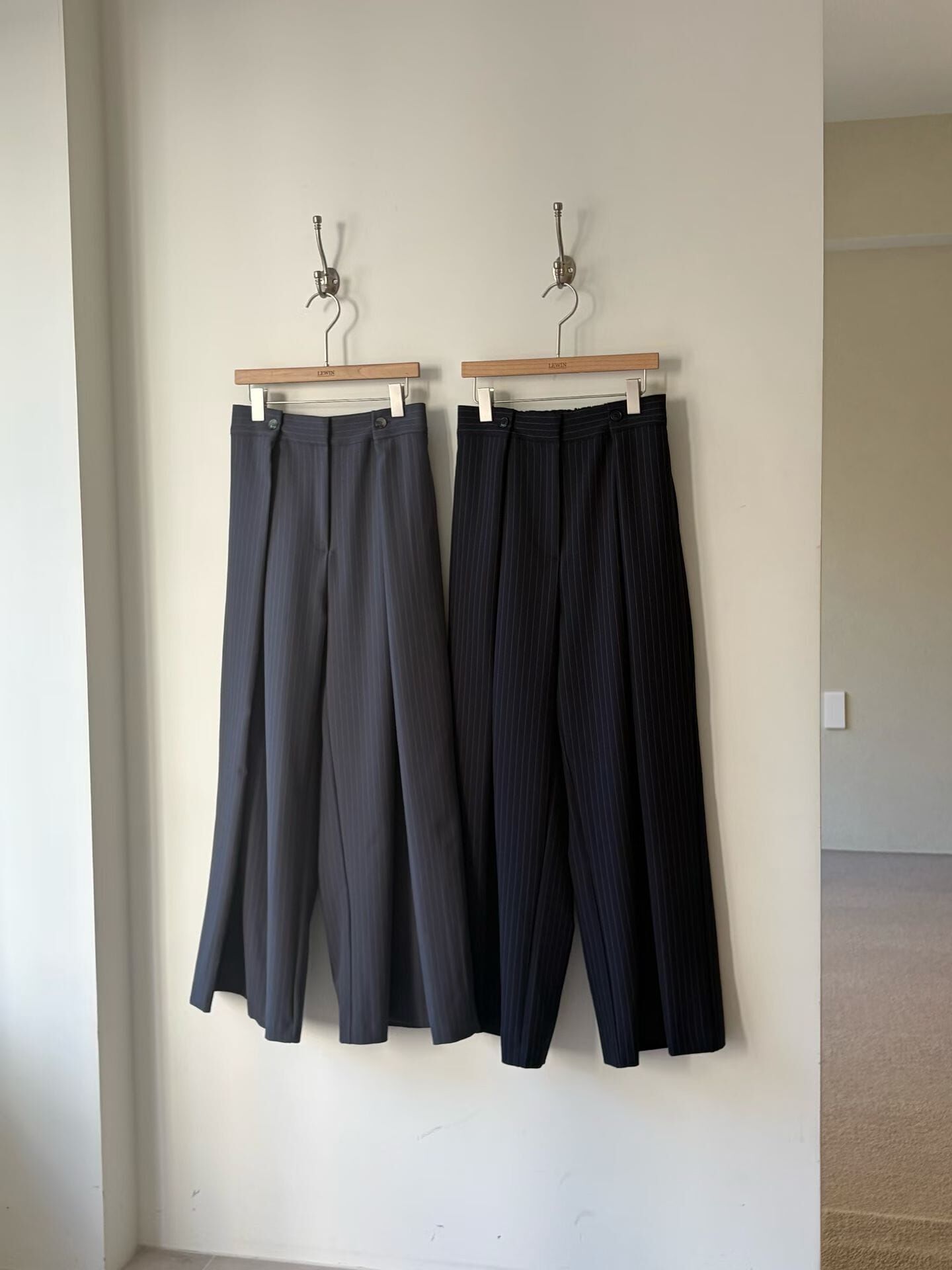 LW7247 高腰打褶條紋西裝褲