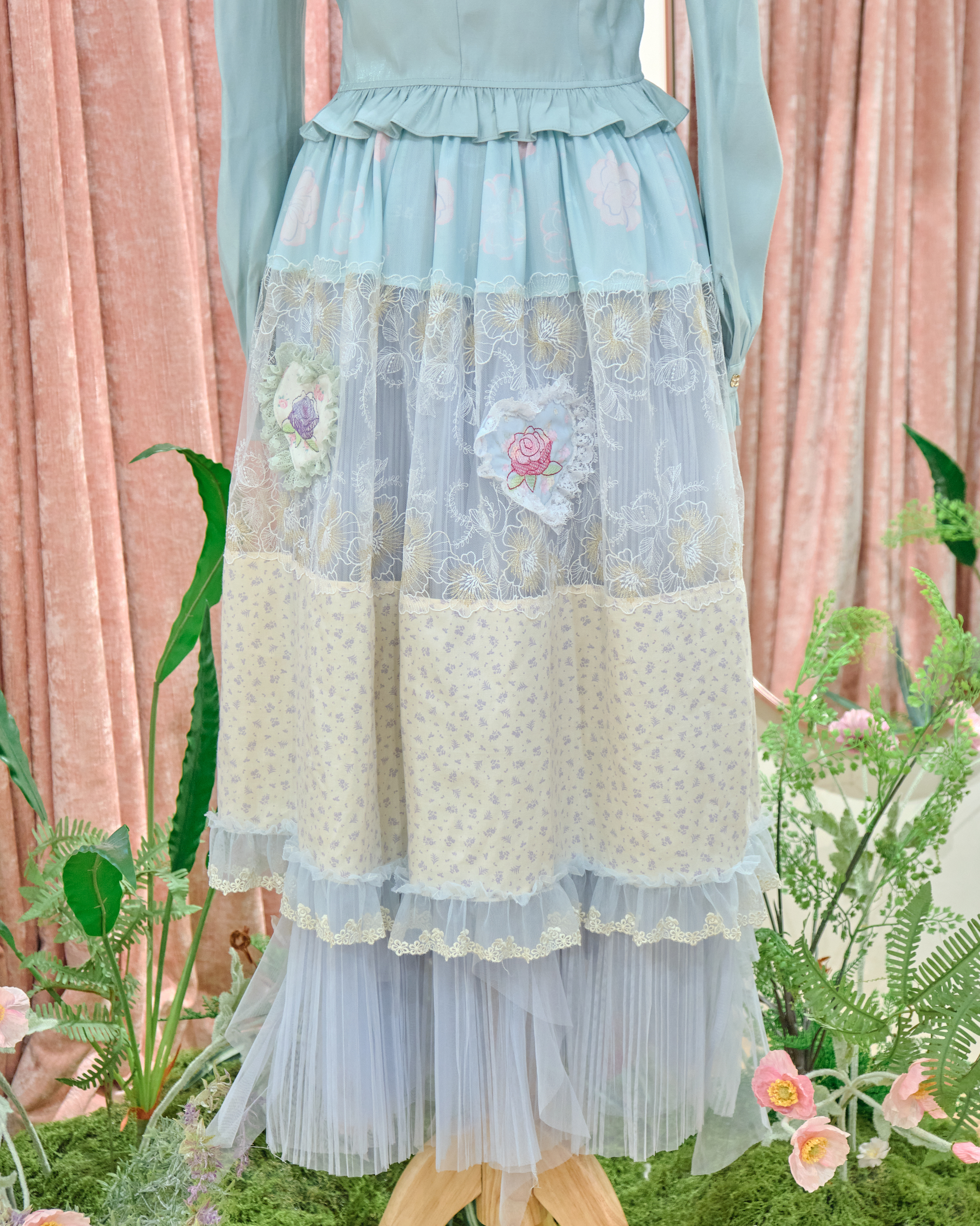 14081 Spinning Bloom Midi Skirt