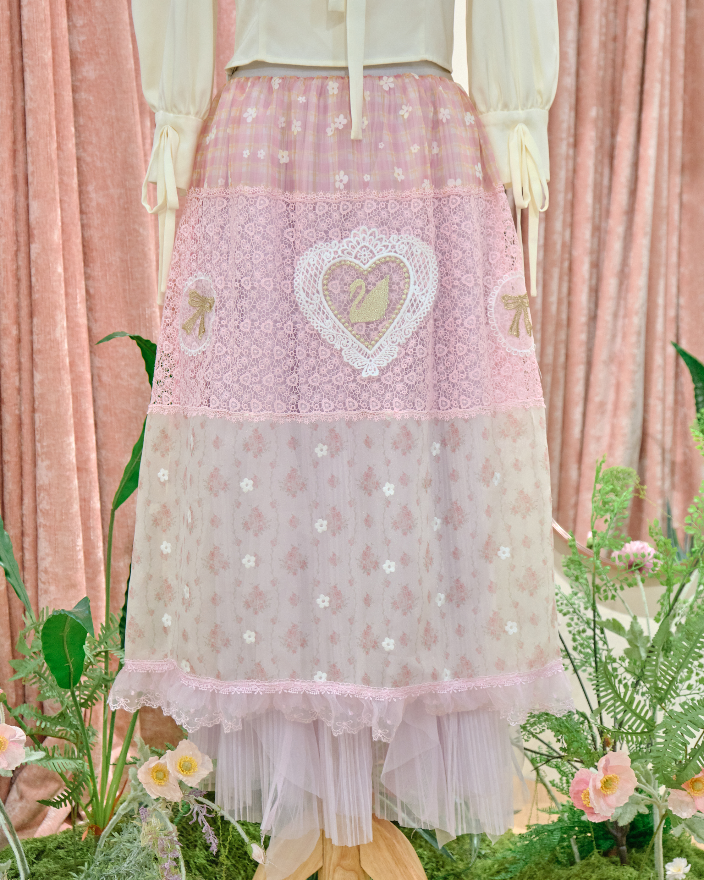 14078 Spinning Bloom Midi Skirt