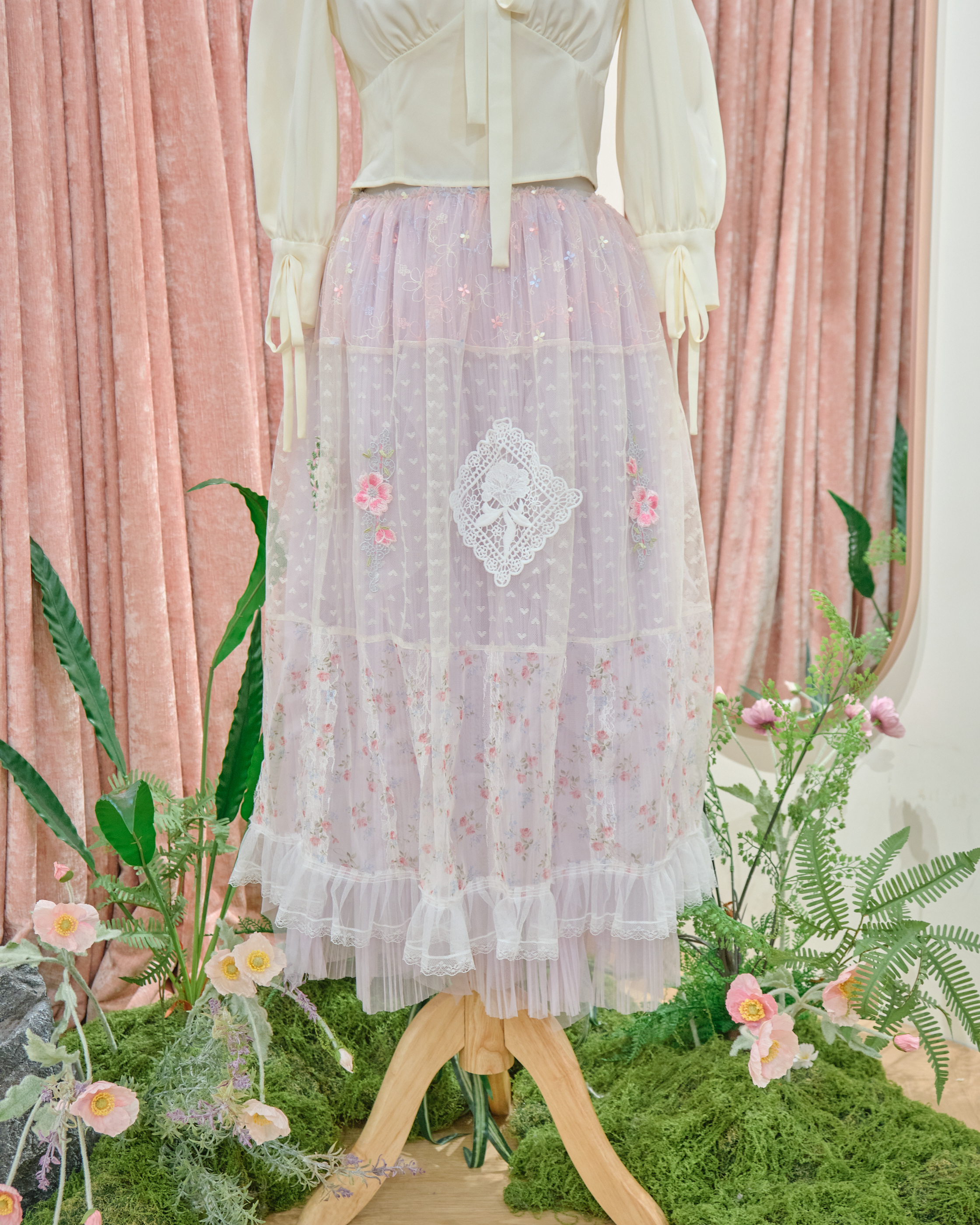 14076 Spinning Bloom Midi Skirt