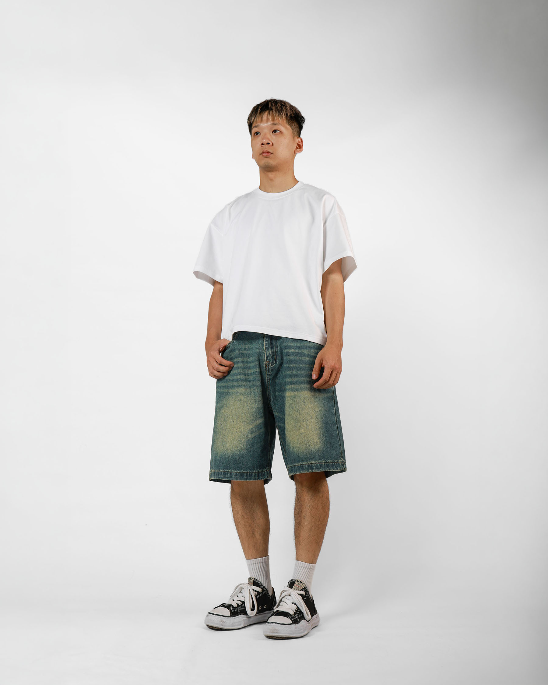 "拍攝品出清" 復古水洗寬版牛仔短褲