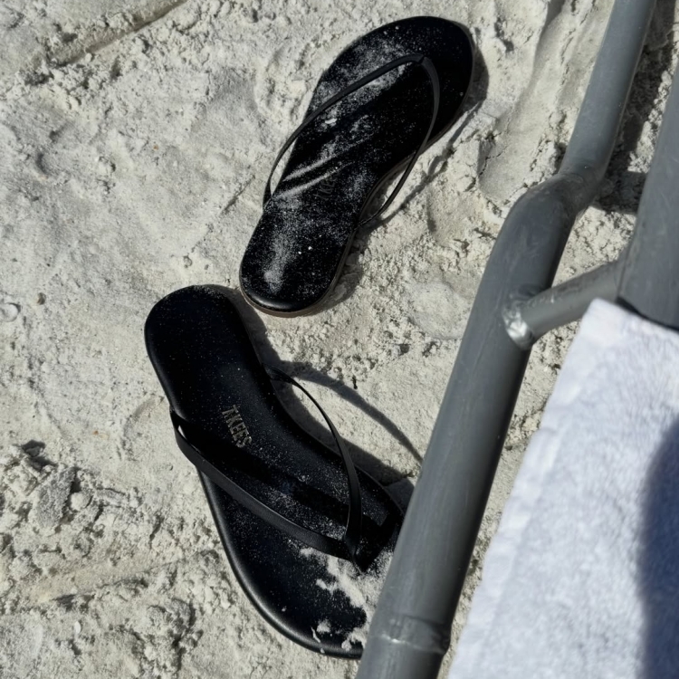 加拿大 TKEES 真皮圓頭夾腳拖鞋 黑色