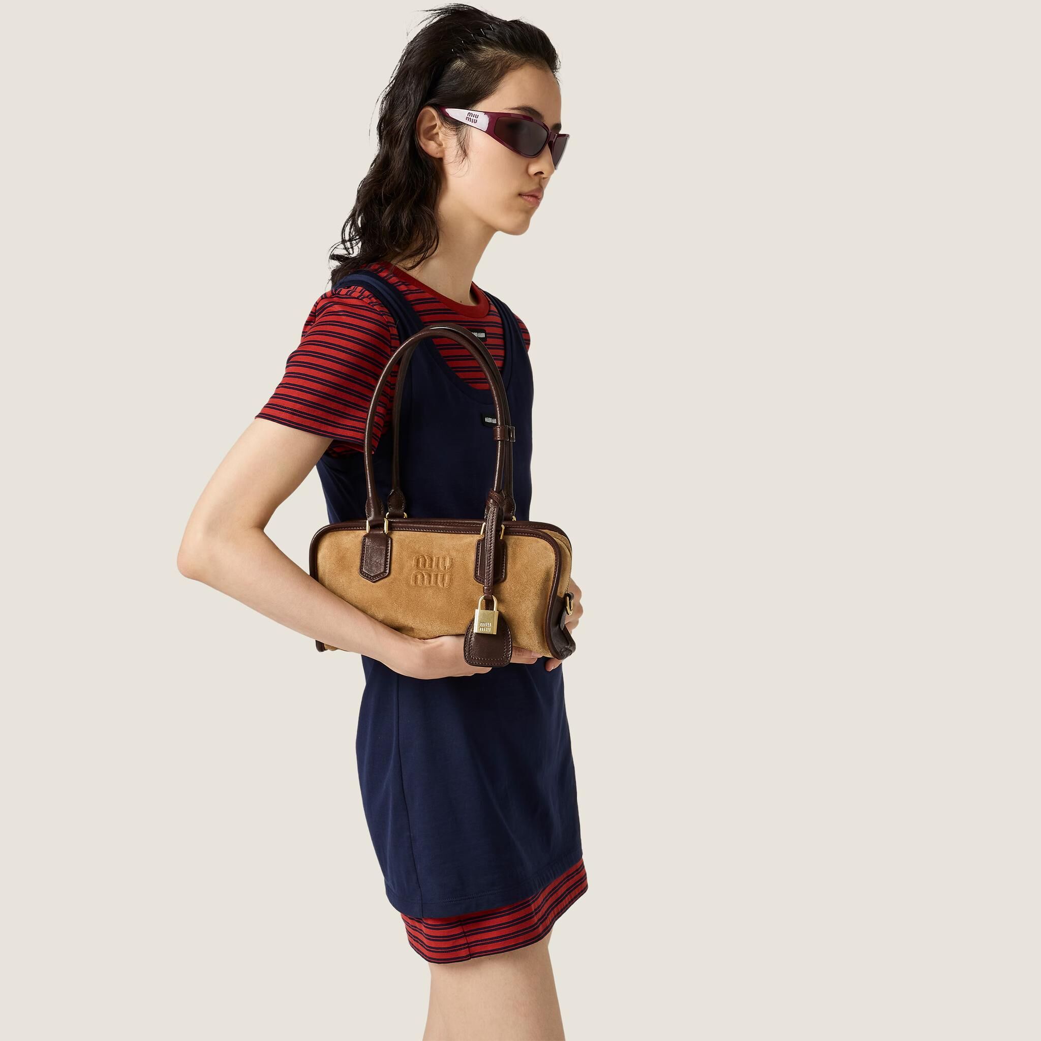 Miu Miu Retour 麂皮手挽袋