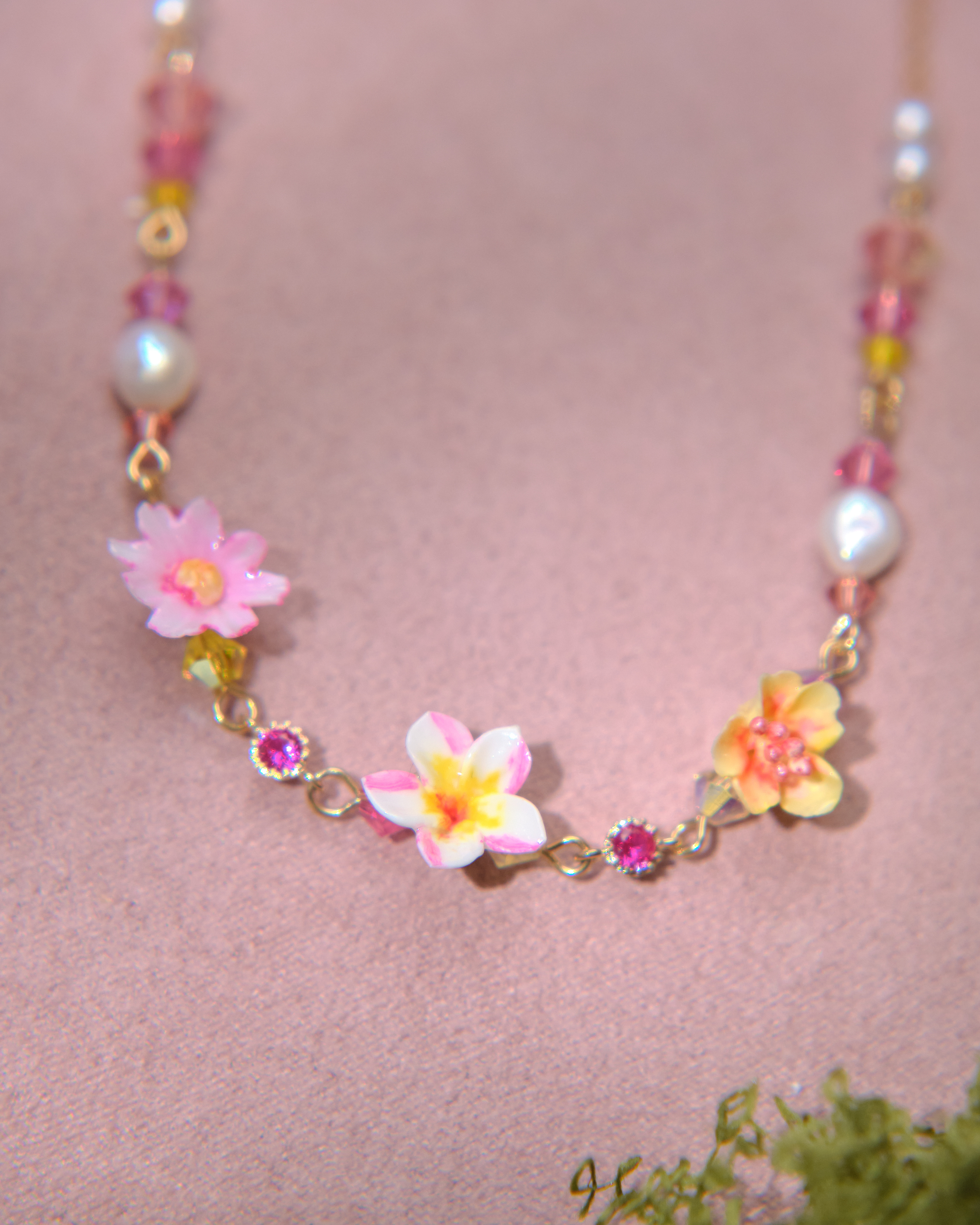 14067 Soft Gleam Short Necklace