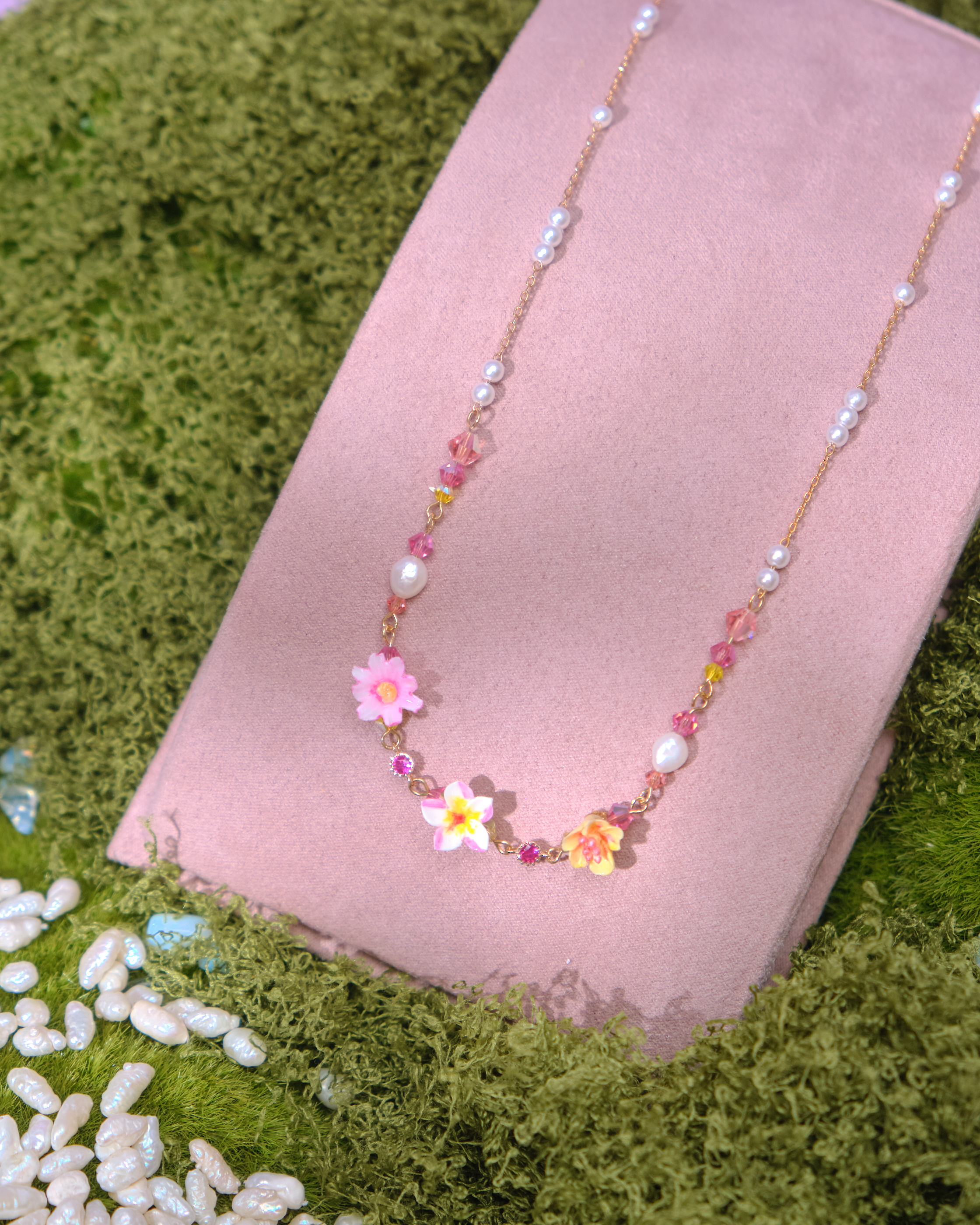 14067 Soft Gleam Short Necklace