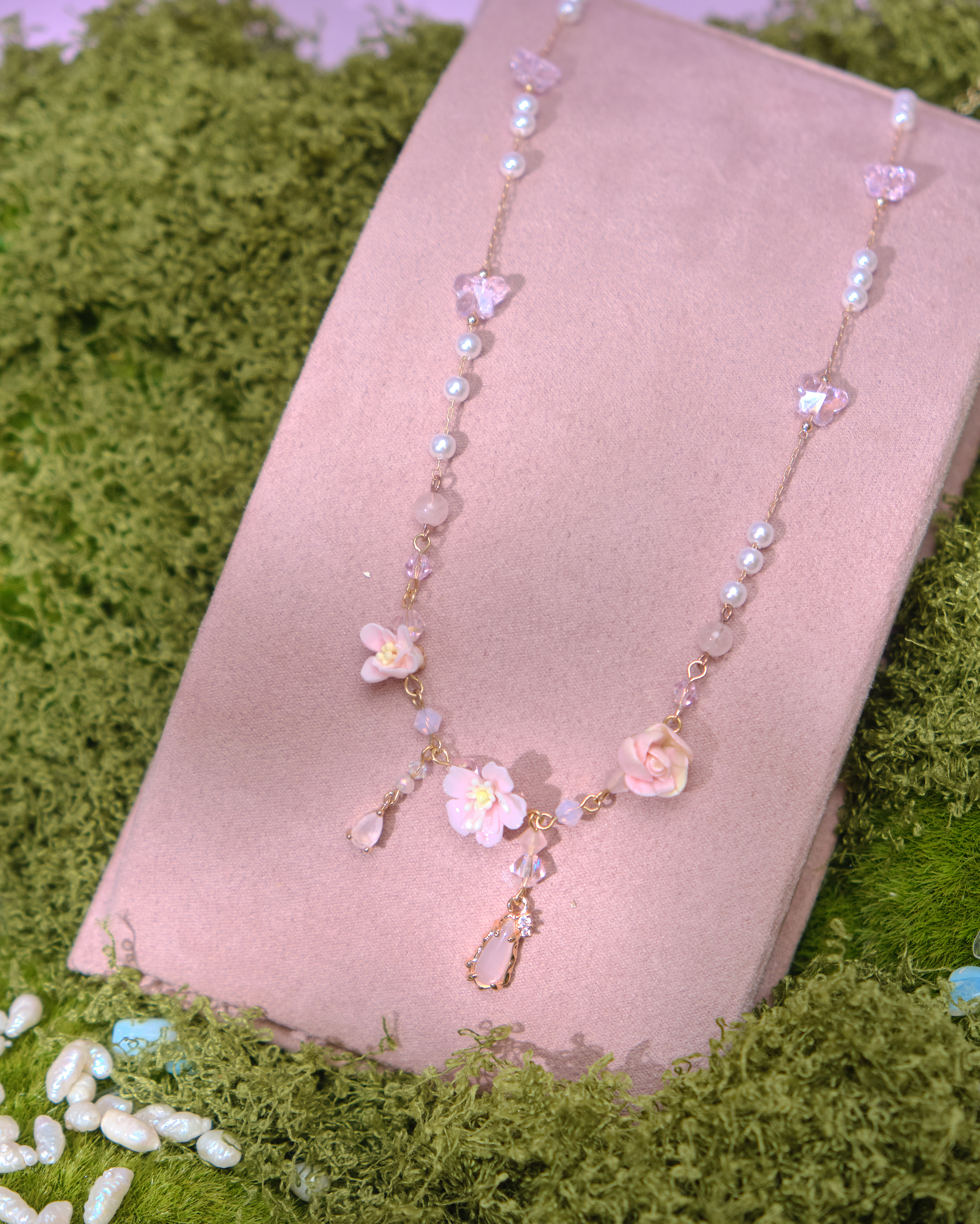 14068 Soft Gleam Short Necklace