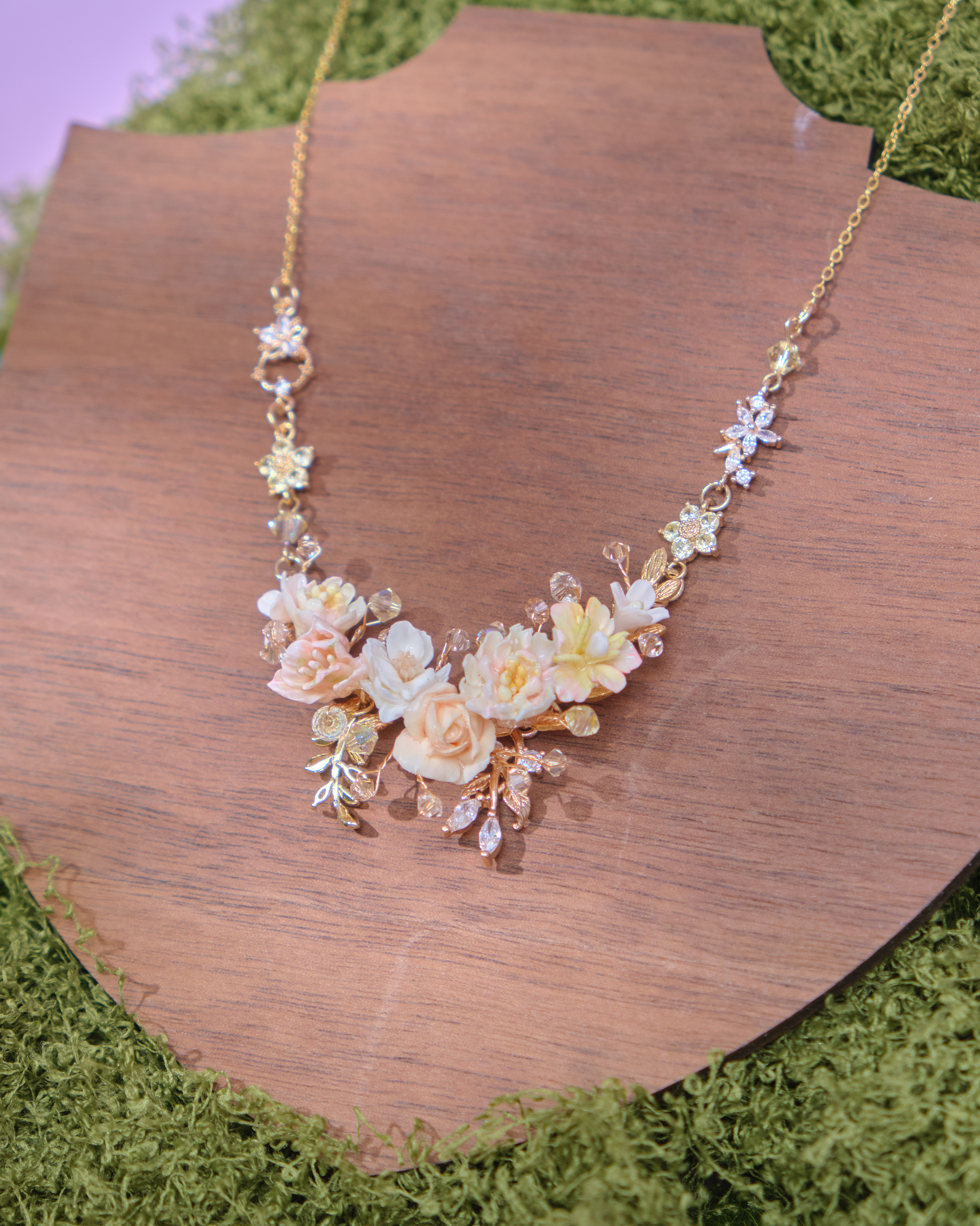 14058 Picnic Bouquet Necklace