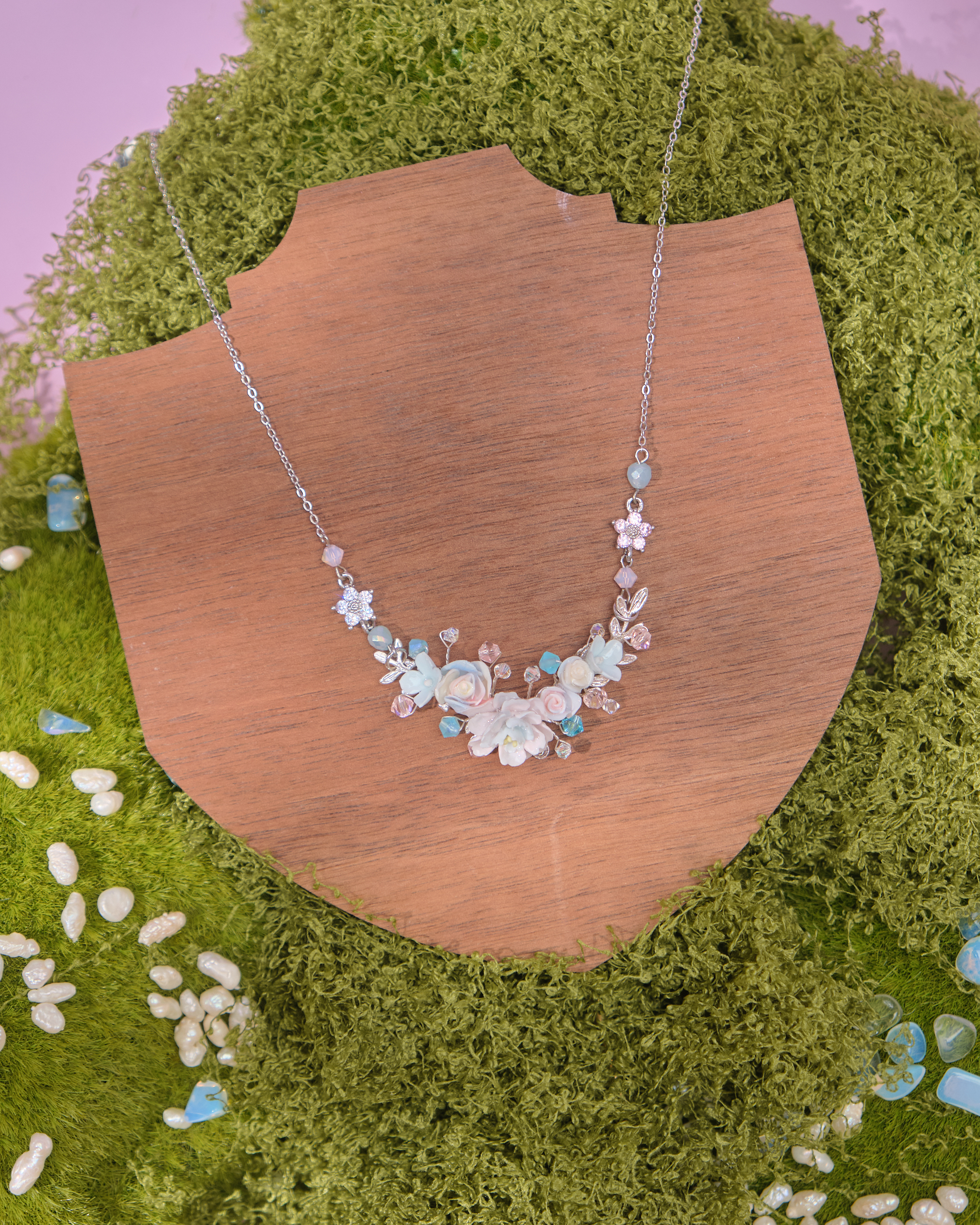 14057 Picnic Bouquet Necklace