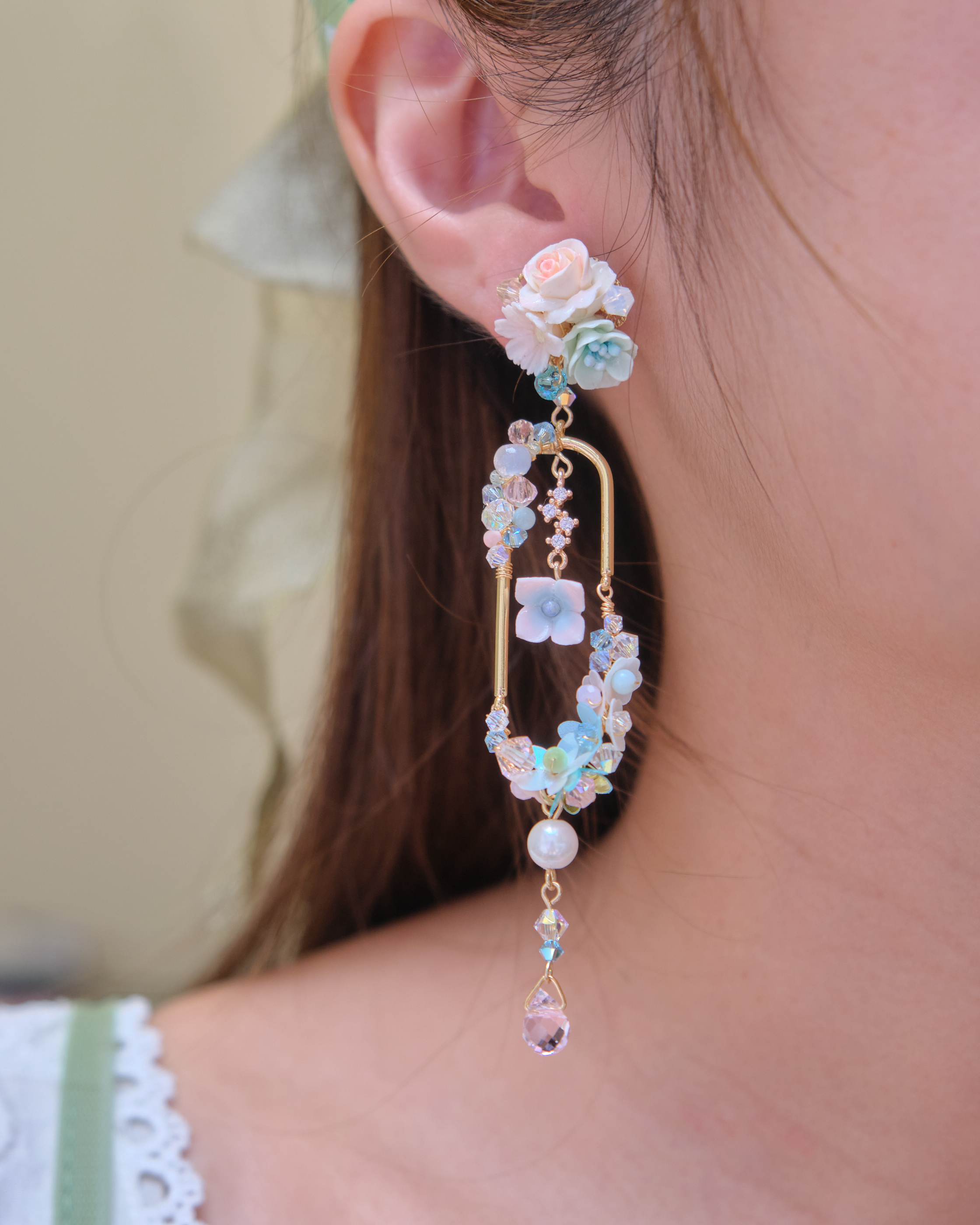 14056 Floral Vine Window Earrings