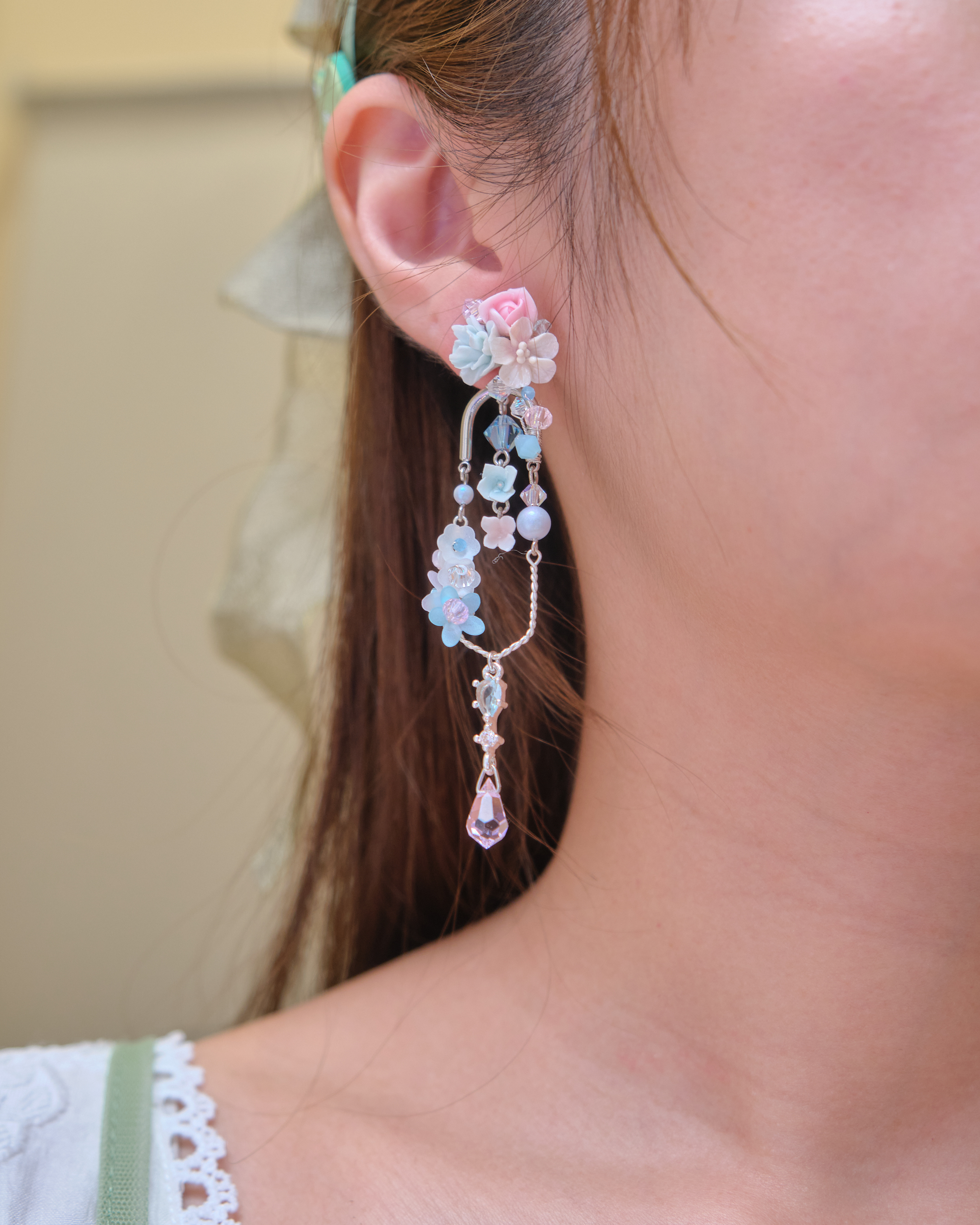 14053 Floral Vine Window Earrings