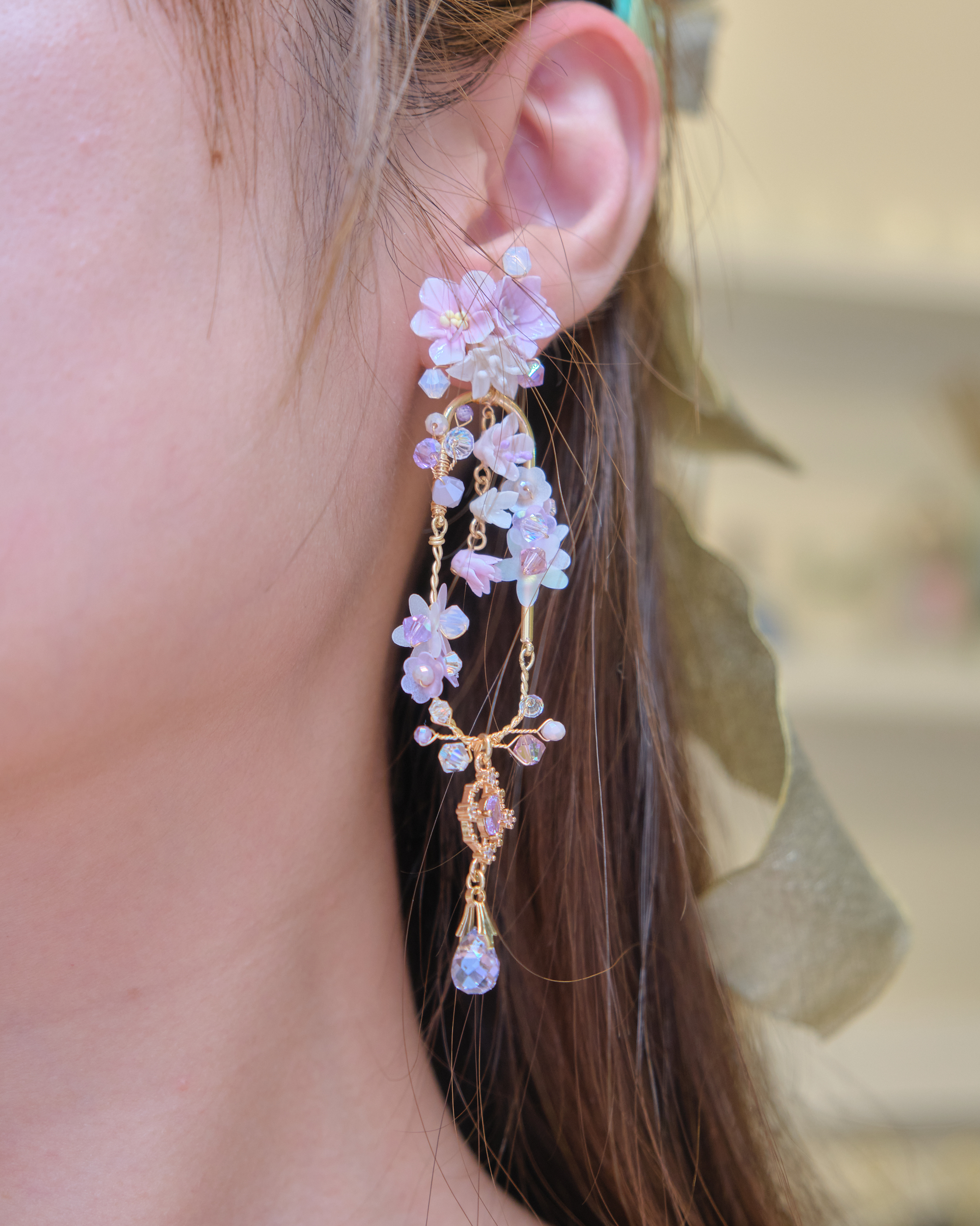 14055 Floral Vine Window Earrings