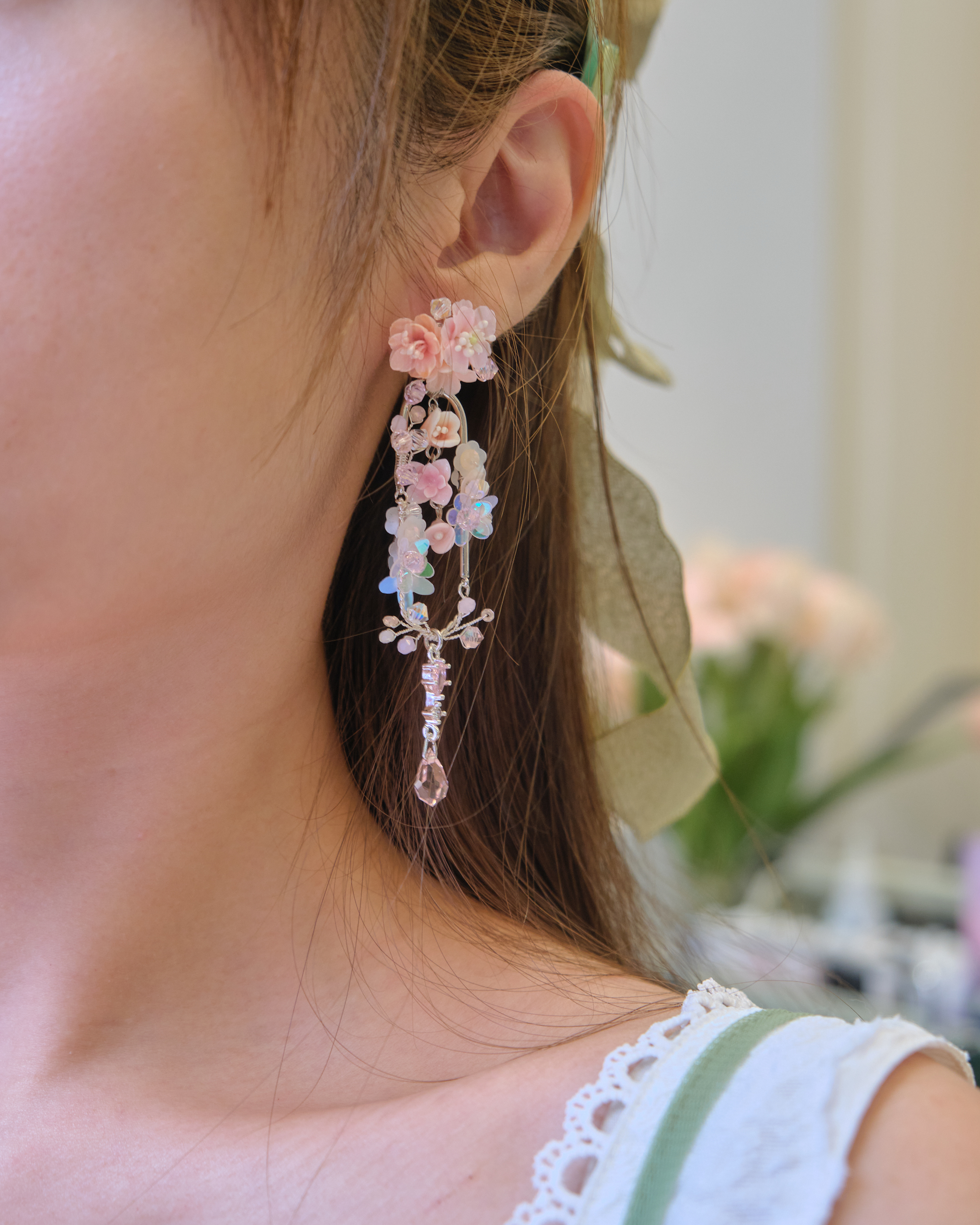 14052 Floral Vine Window Earrings