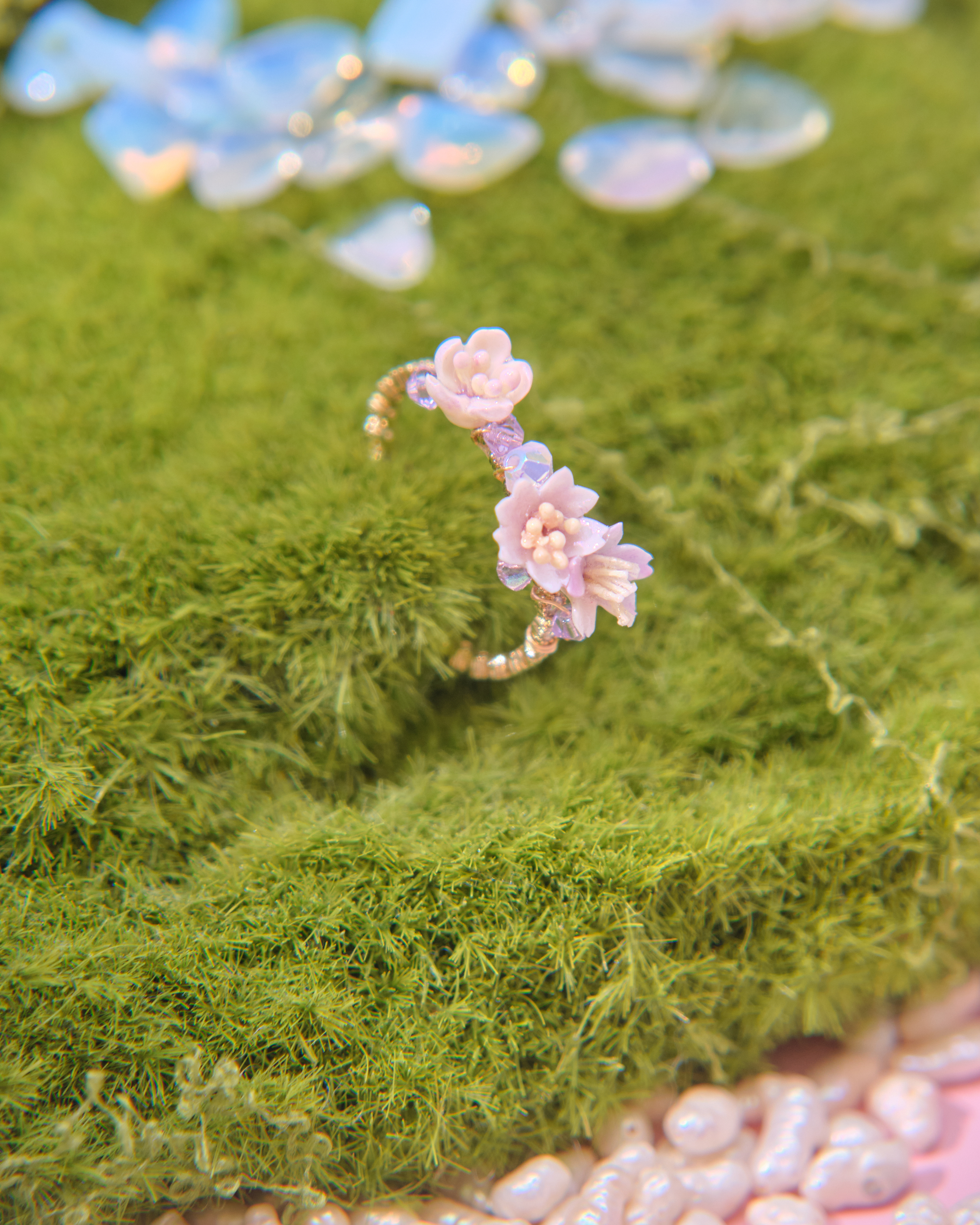 14040 Garden Gleam Adjustable Ring