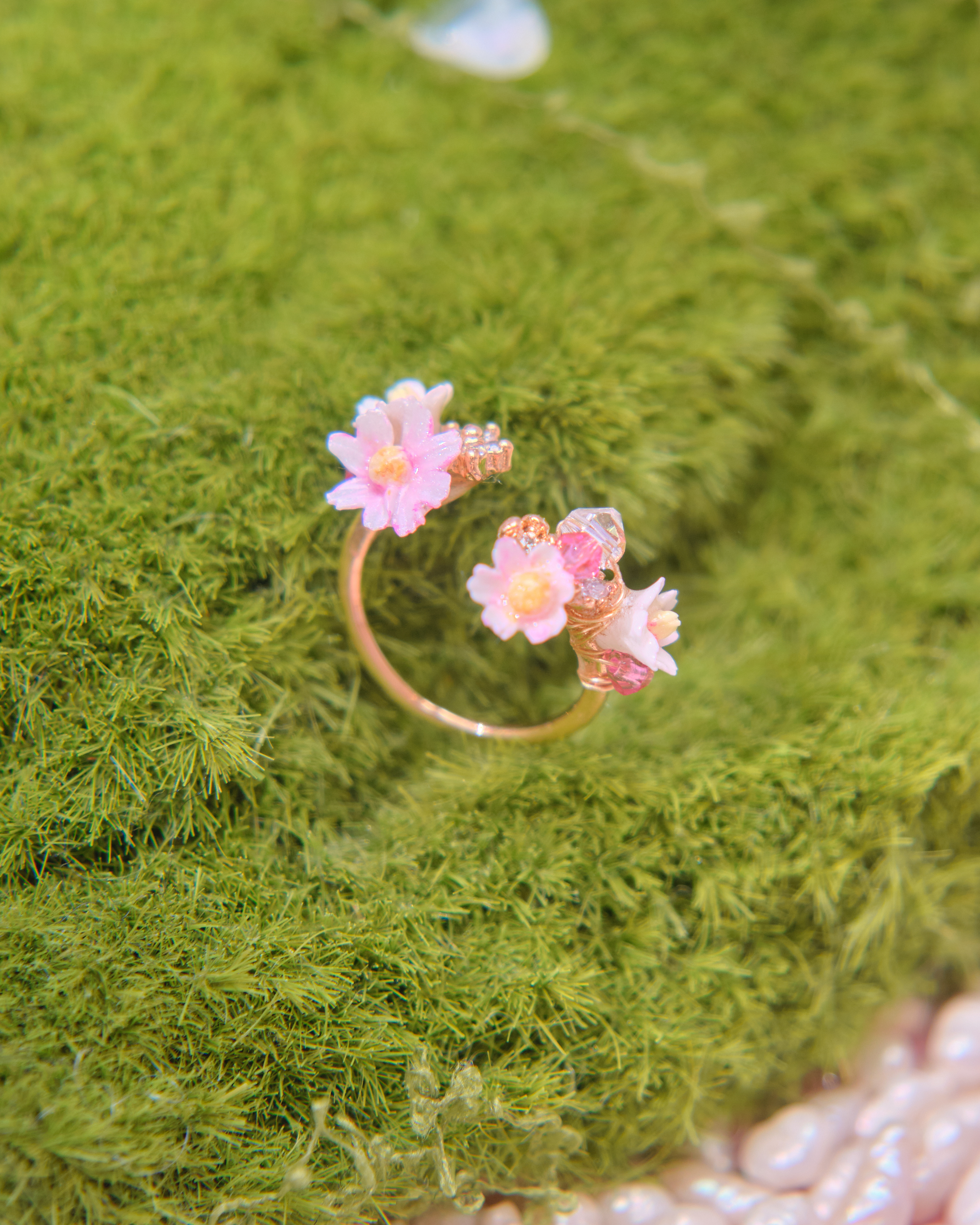 14042 Garden Gleam Adjustable Ring