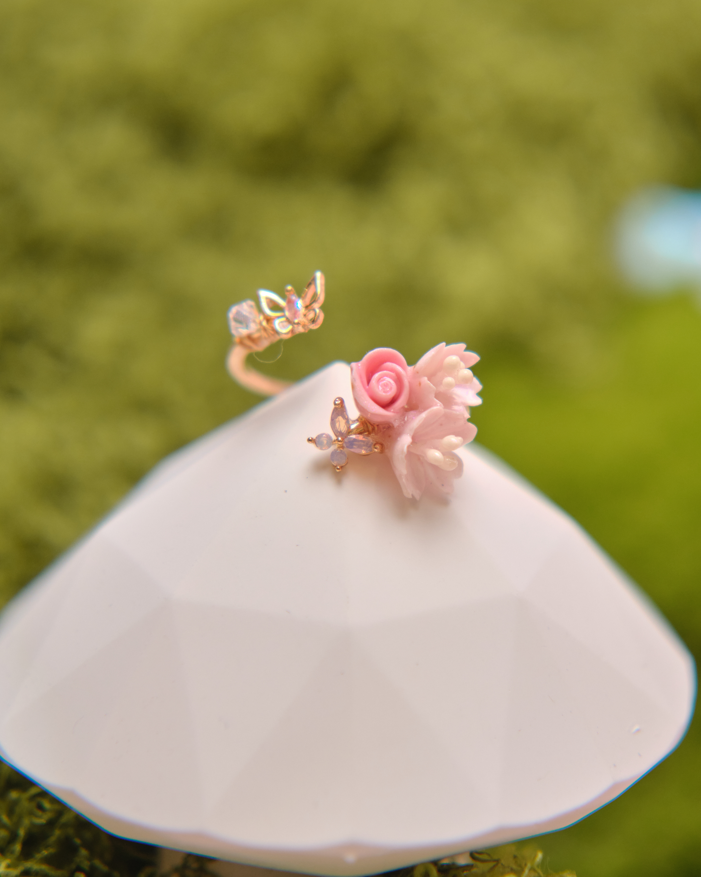 14044 Garden Gleam Adjustable Ring