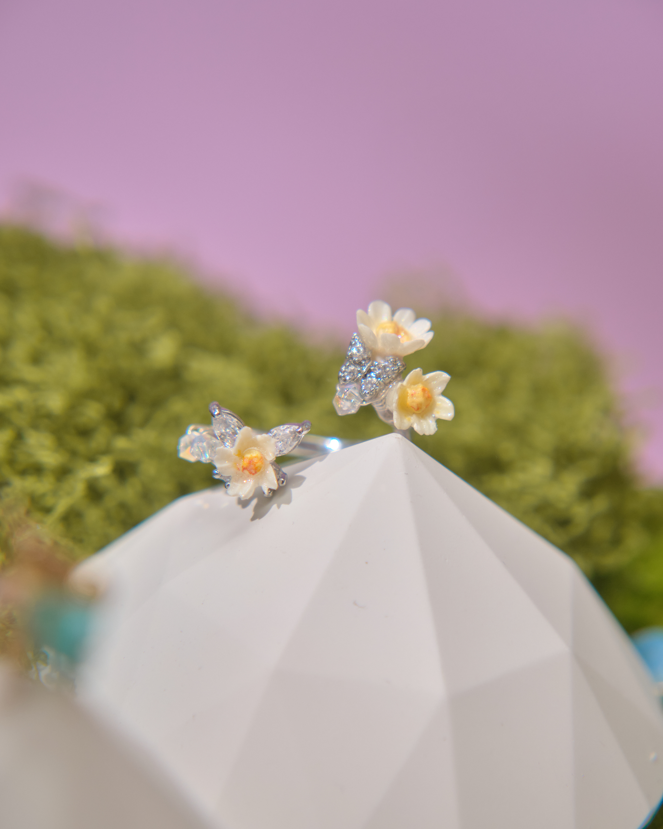14047 Garden Gleam Adjustable Ring