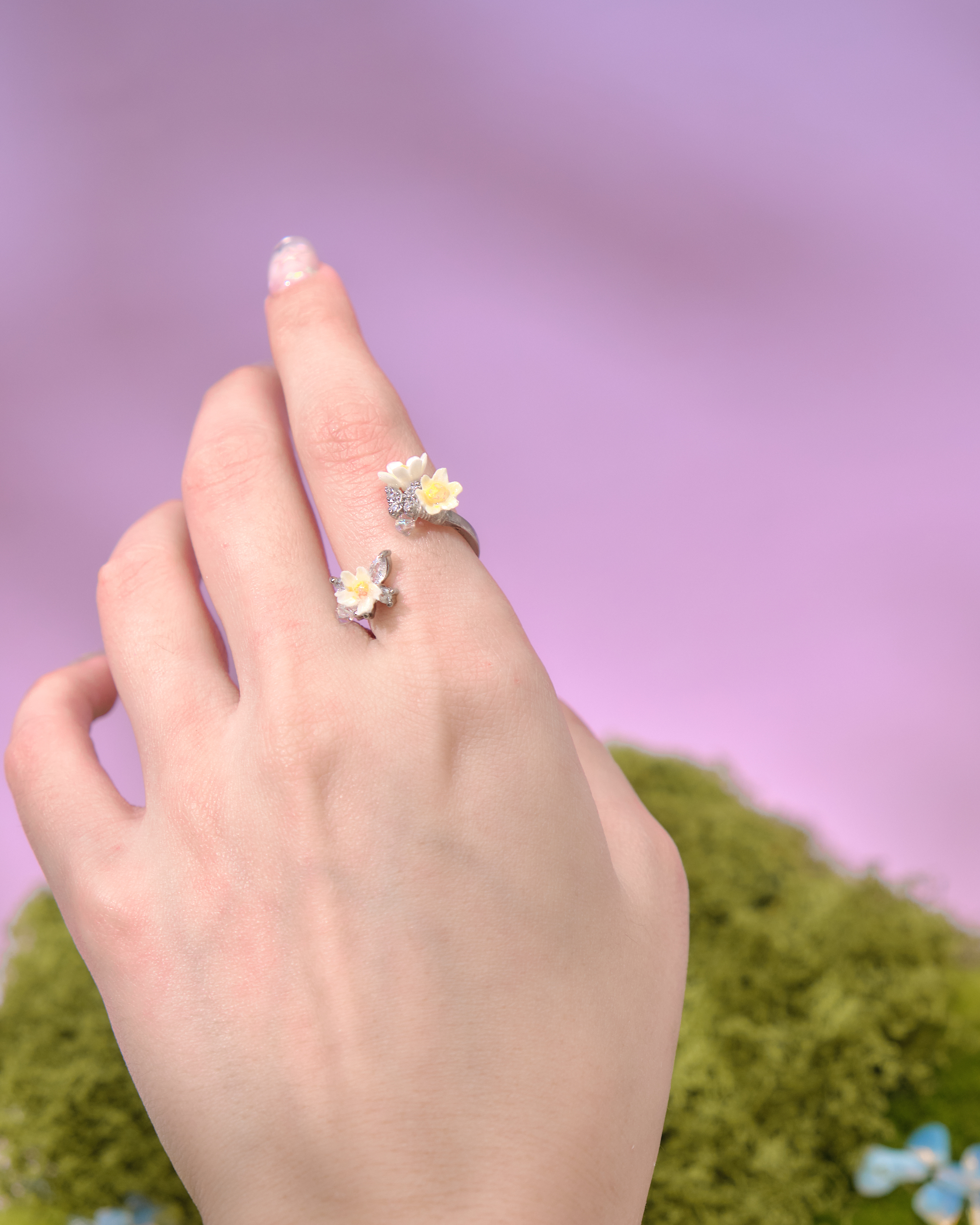 14047 Garden Gleam Adjustable Ring