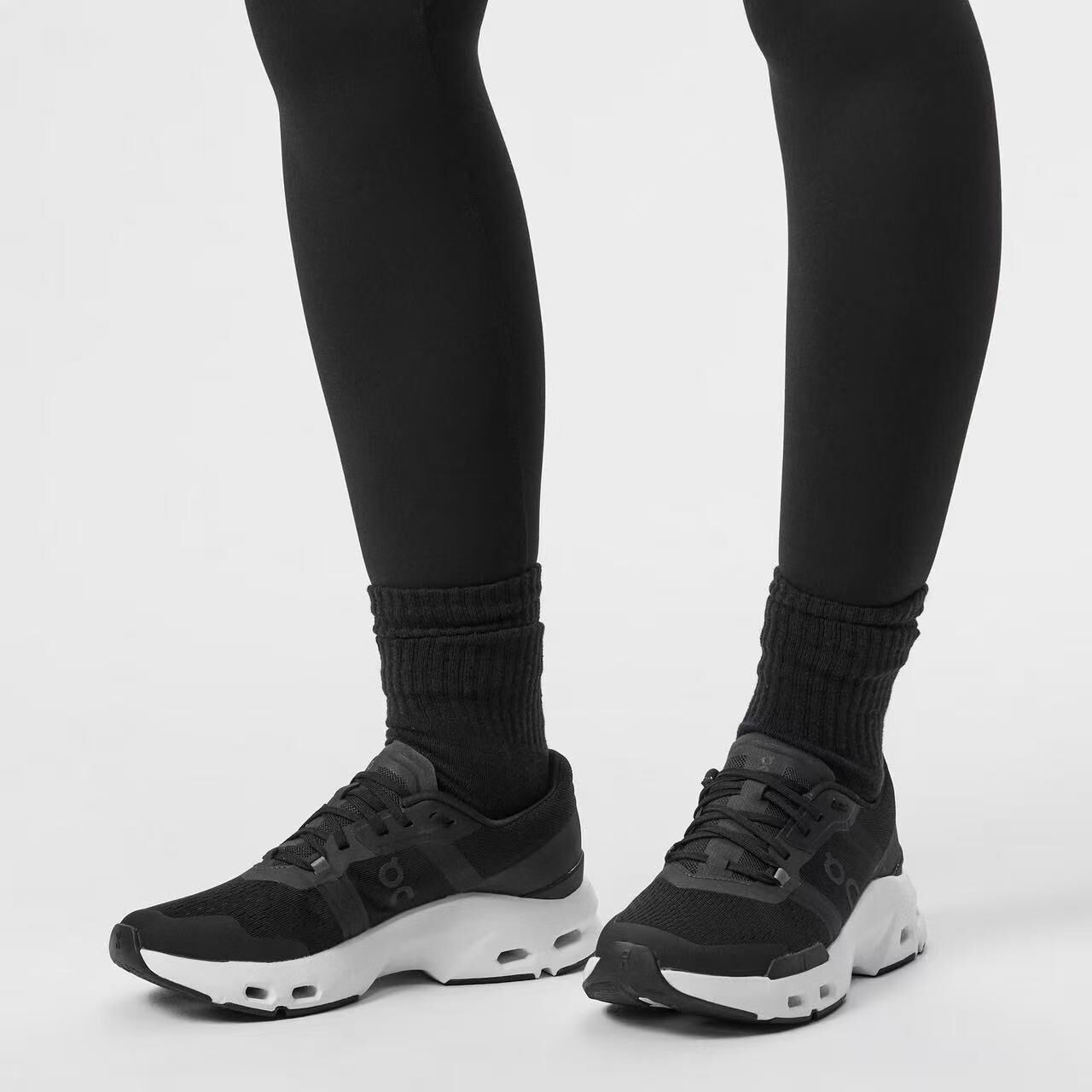 【預購】On N101623 Cloudpulse 女裝跑鞋 (黑色)