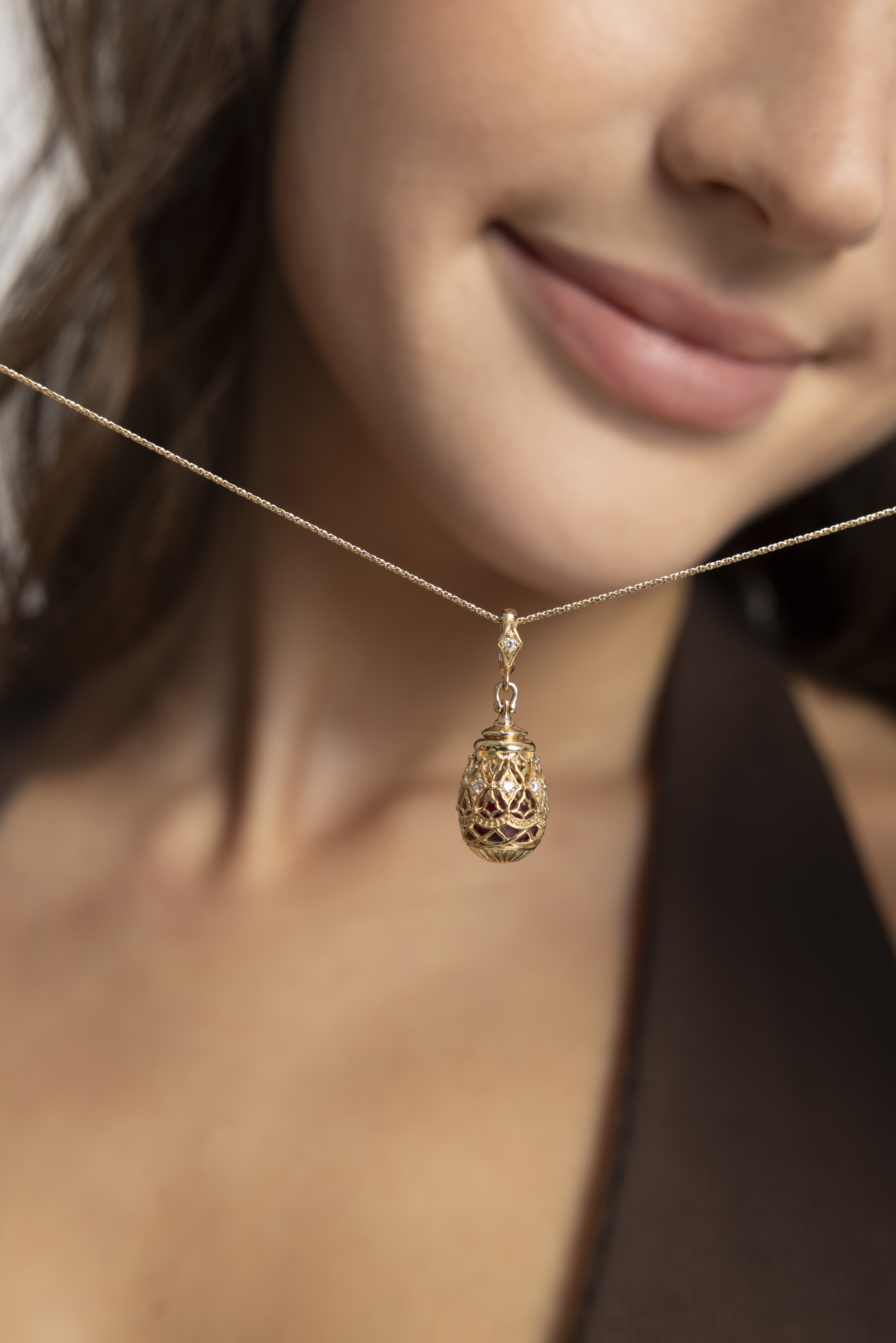 18K The Aura Scent Jewellery Diamond Pendant