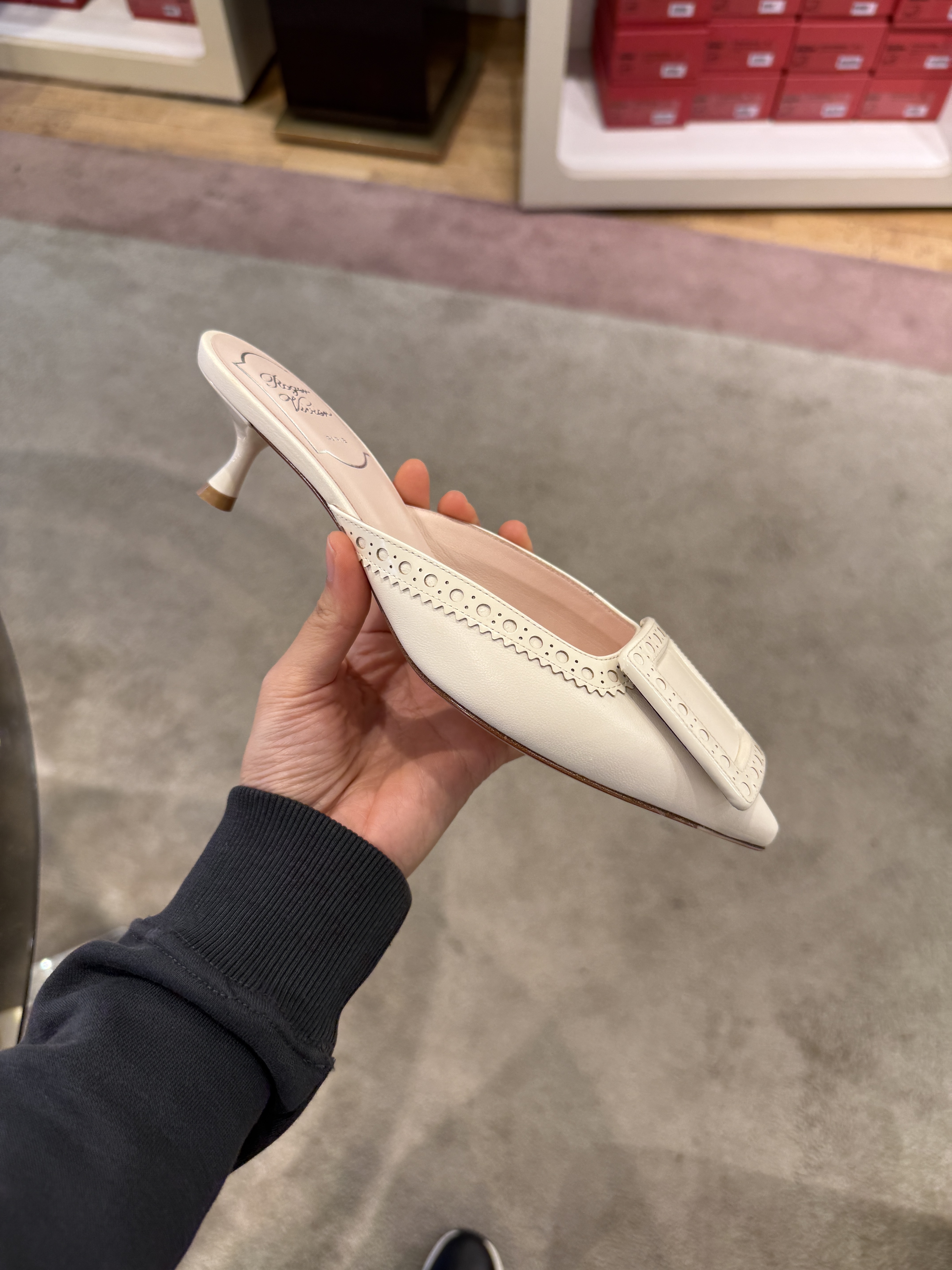 Roger Vivier viv in the city heels mules 45mm white