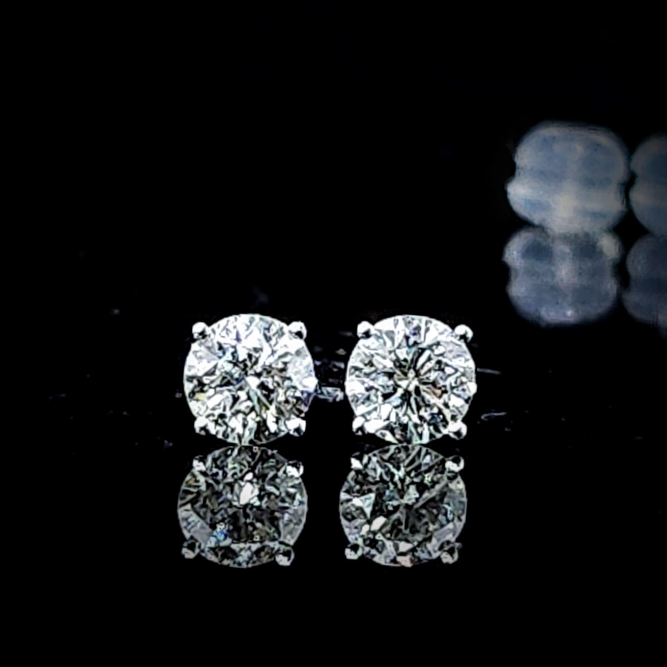 18K White Gold 0.73ct Diamond Earrings
