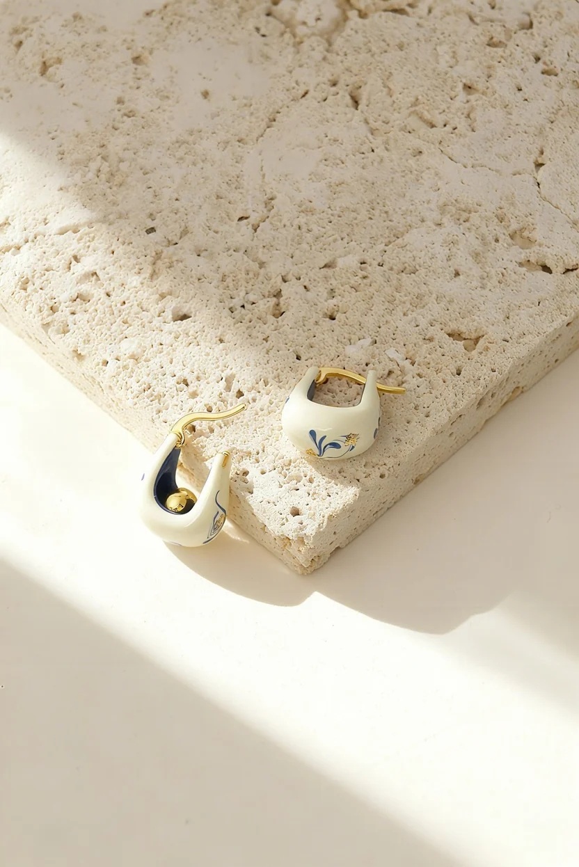 EP Stellar Tide Hoop Earrings — White · Small (SE001-1)