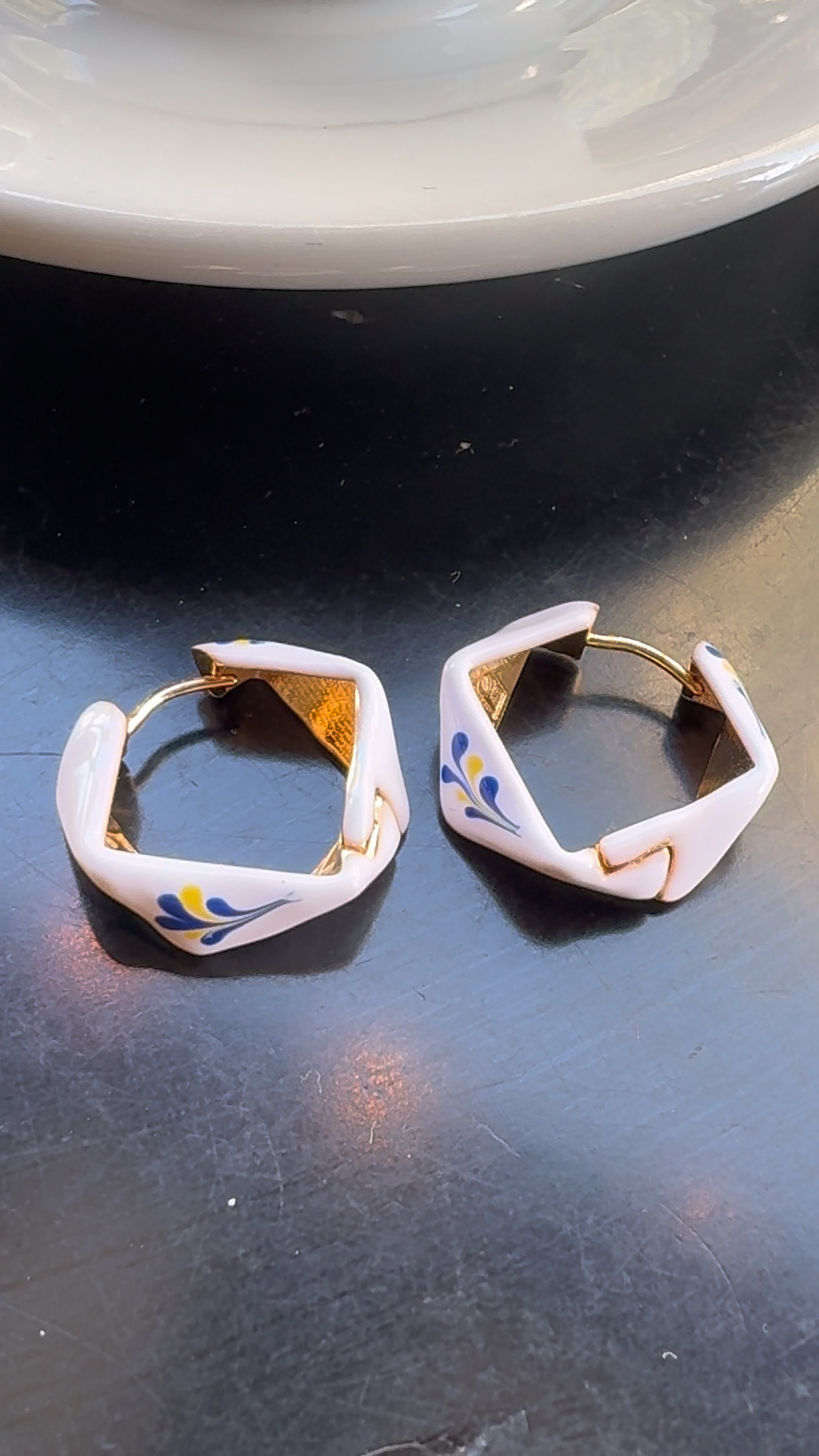 EP Stellar Hoop Earrings (White + Gold)
