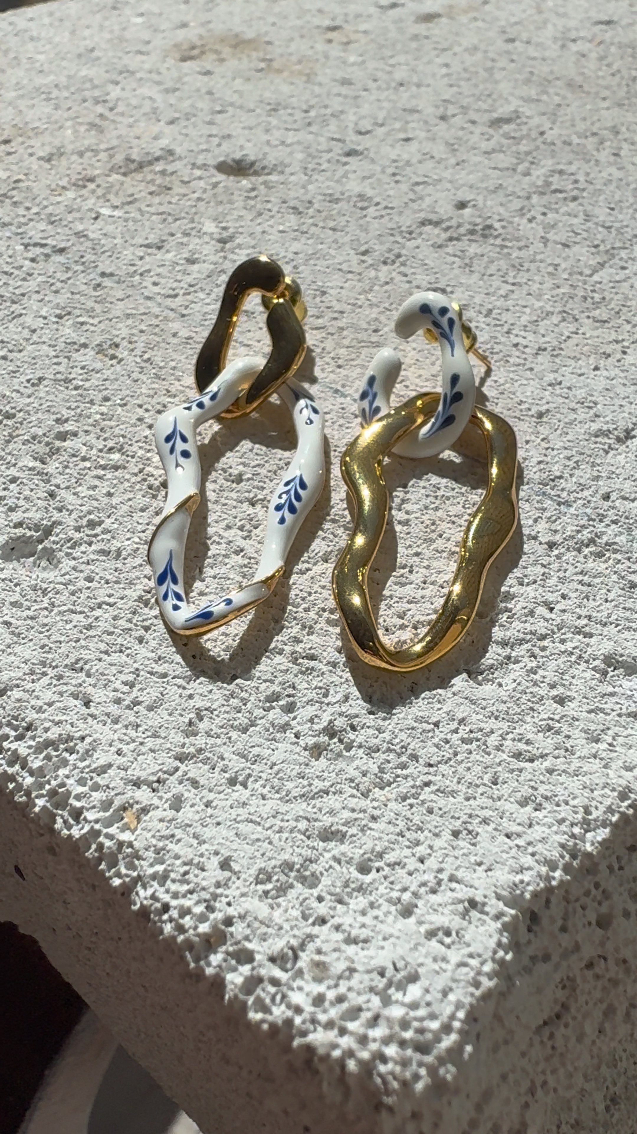 EP Varia 2-in-1 Earrings — White (VE001-1)