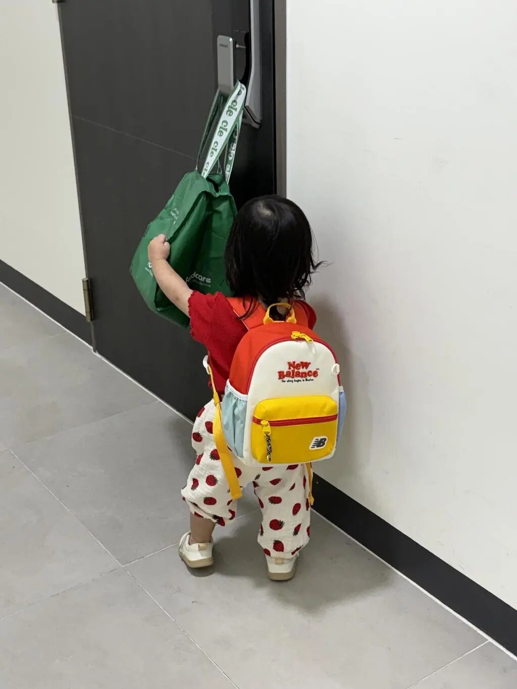 【OWN】New Balance KID 背包 防走丟 安全 後背包 迷你背包 兒童 小孩 韓國限定 限量 粉色 米黃混色 藍色
