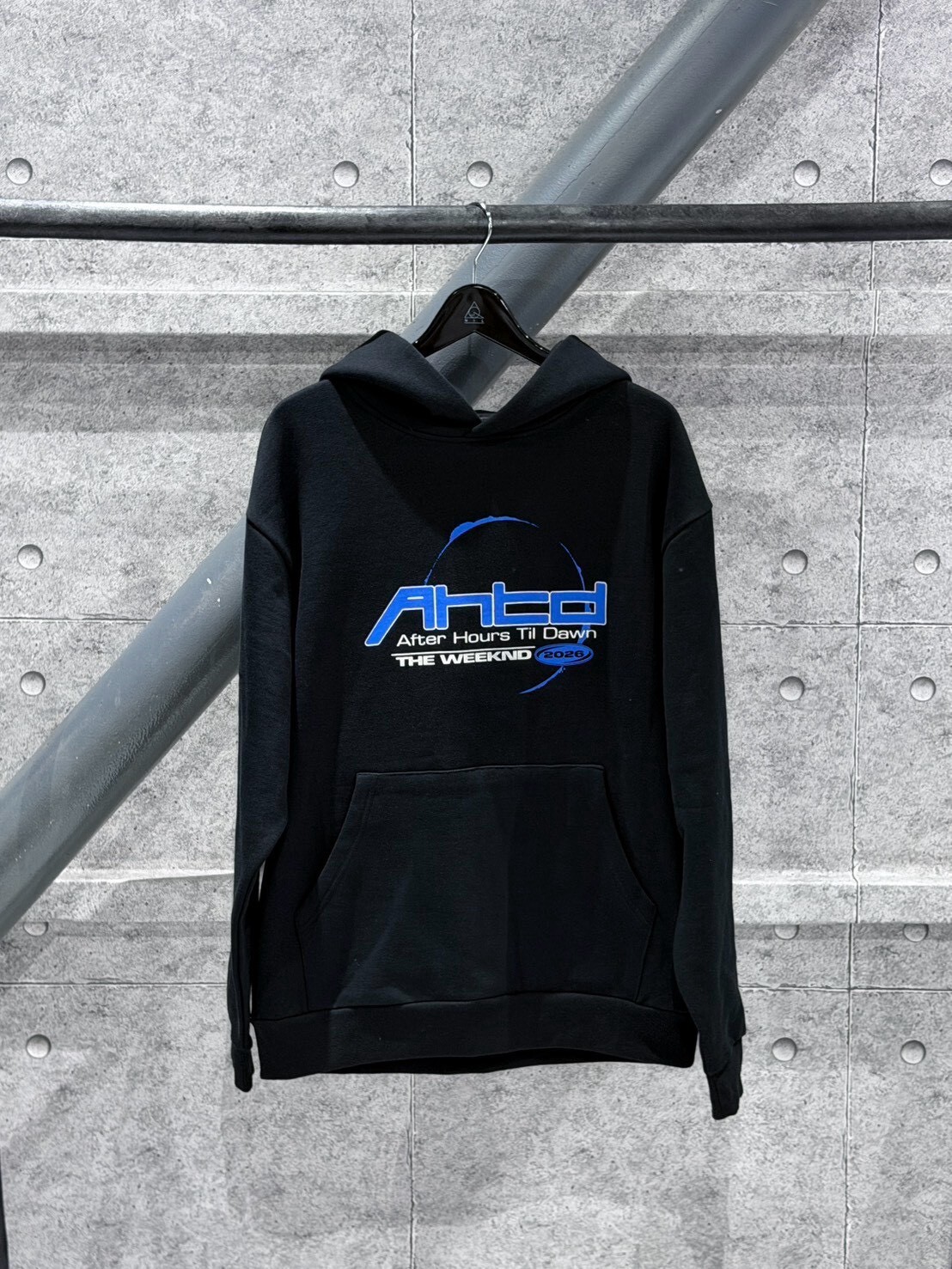 The Weeknd 世巡演唱會 空山基黑藍帽T 亞洲首爾場限定週邊《After Hours Til Dawn Tour》