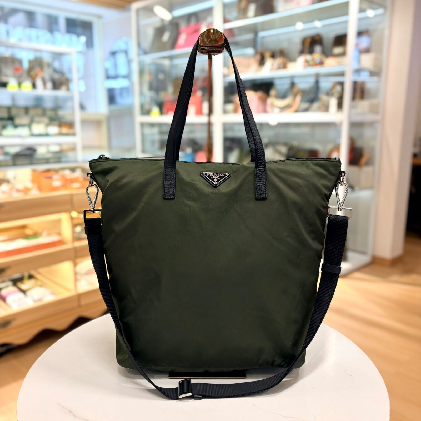 95%NEW USED PRADA兩用托特肩背袋, BR4696, VELA, MIMETICO, 軍綠色尼龍, 金屬三角標誌, #Nylon 2-Way Tote #香榭站正品