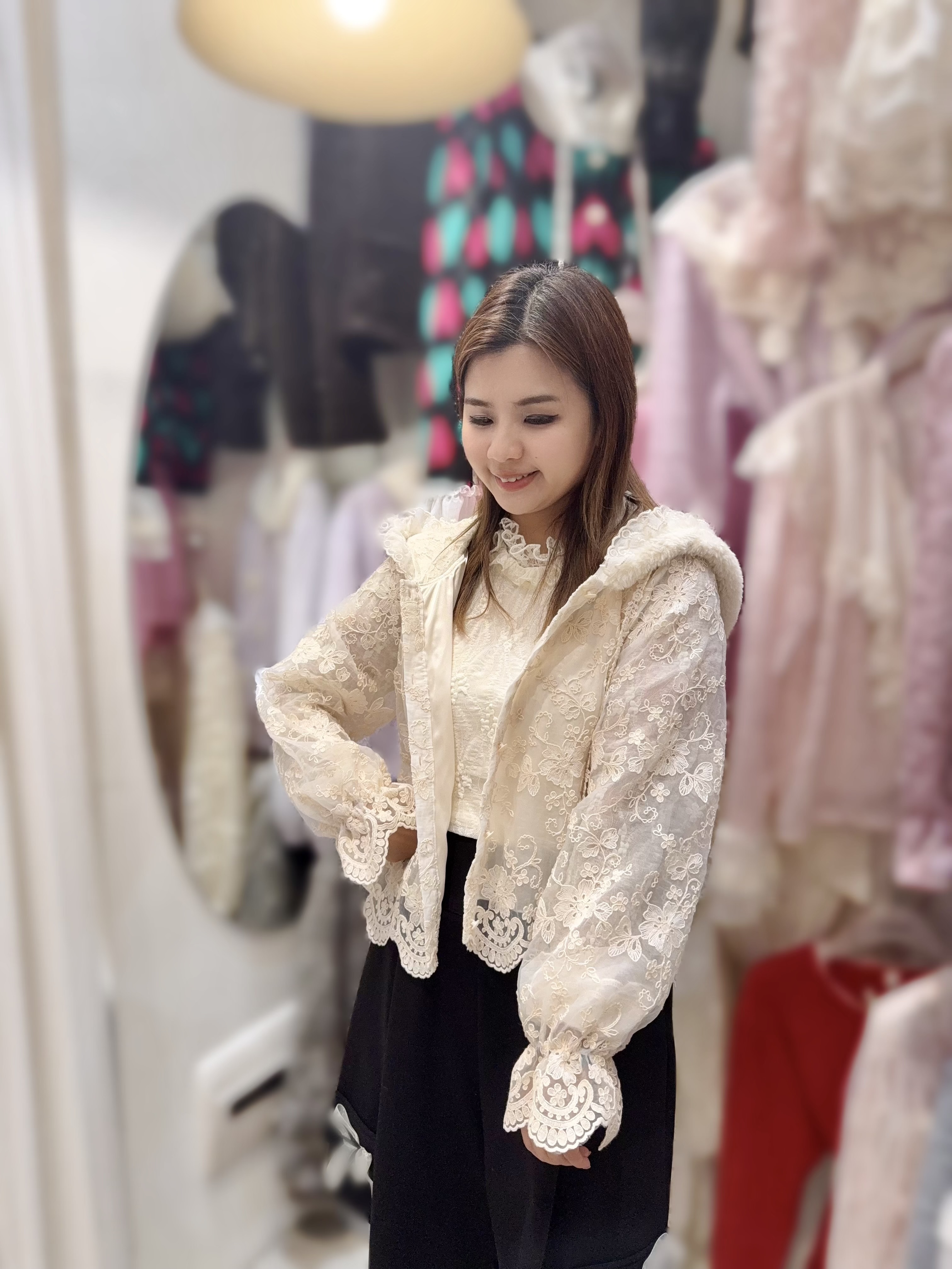 (限量)Y149  ( PRETTY獨家款)  羊毛30%帽 胸  40  長 20.5  $699   (一口價)