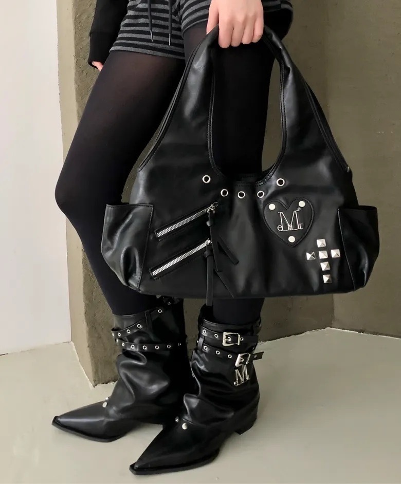 韓國限定🇰🇷 MUCENT ROMIA HEART PATCH CROSS STUD SHOULDER BAG 歌德風 十字架 心形鉚釘 貼片 手提包 單肩包 / 預購