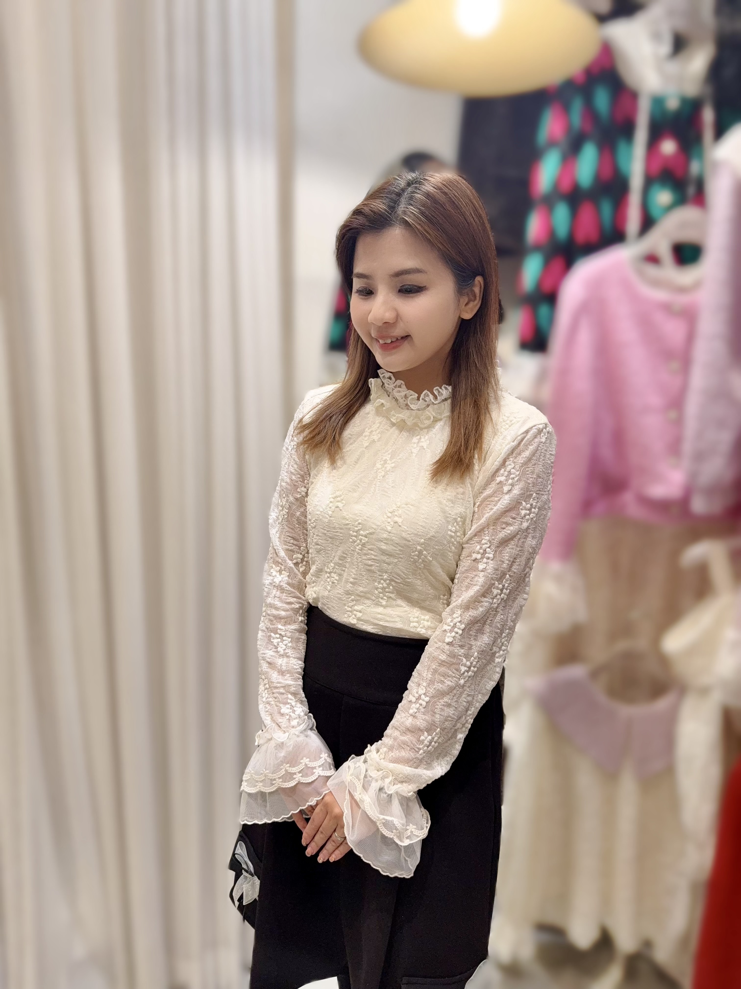 Y139  lace 襯衫 胸38 -44 長 21 .5  $539