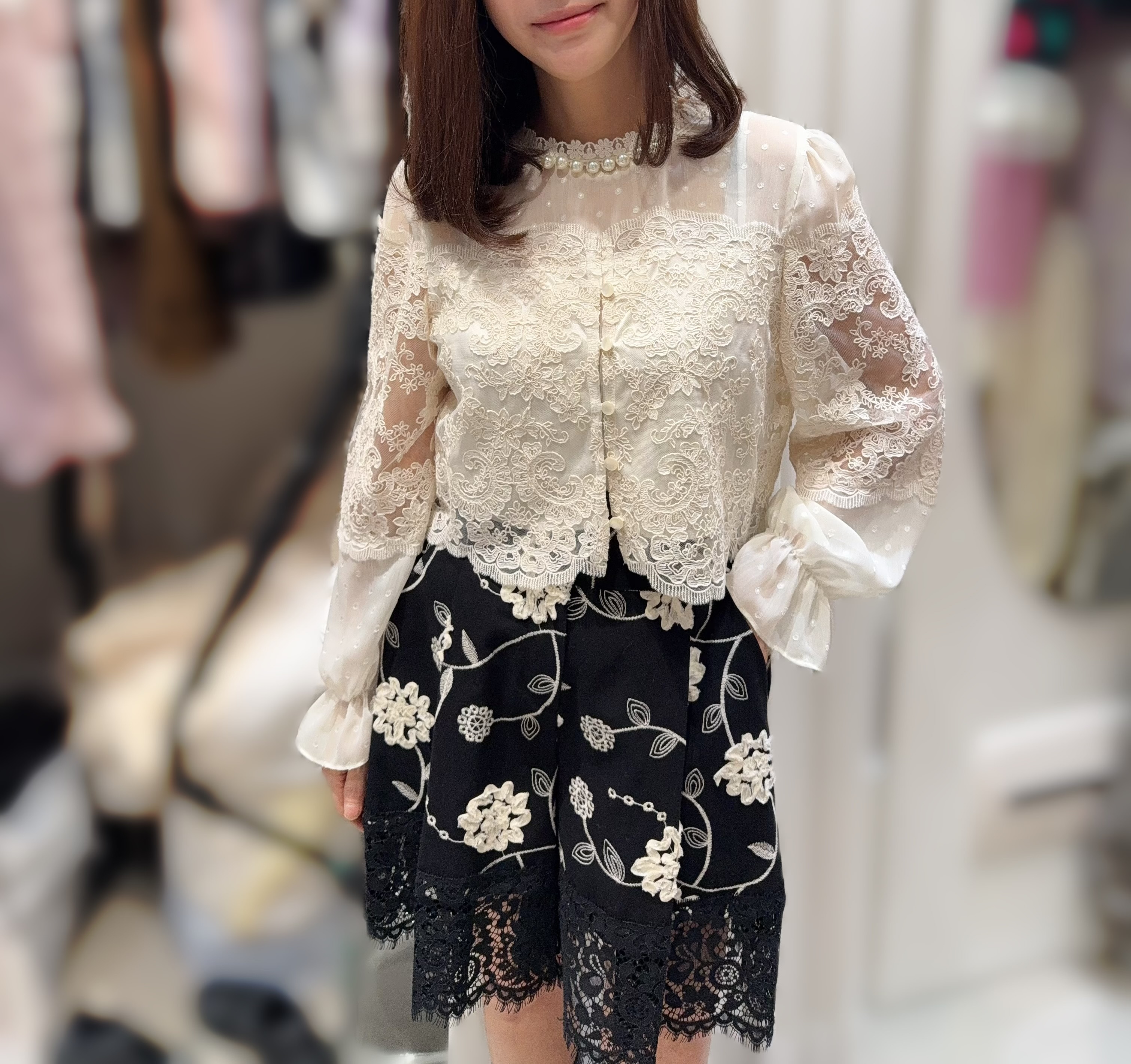(限量)Y168  lace 衫胸 40 長 17  $509 (一口價)