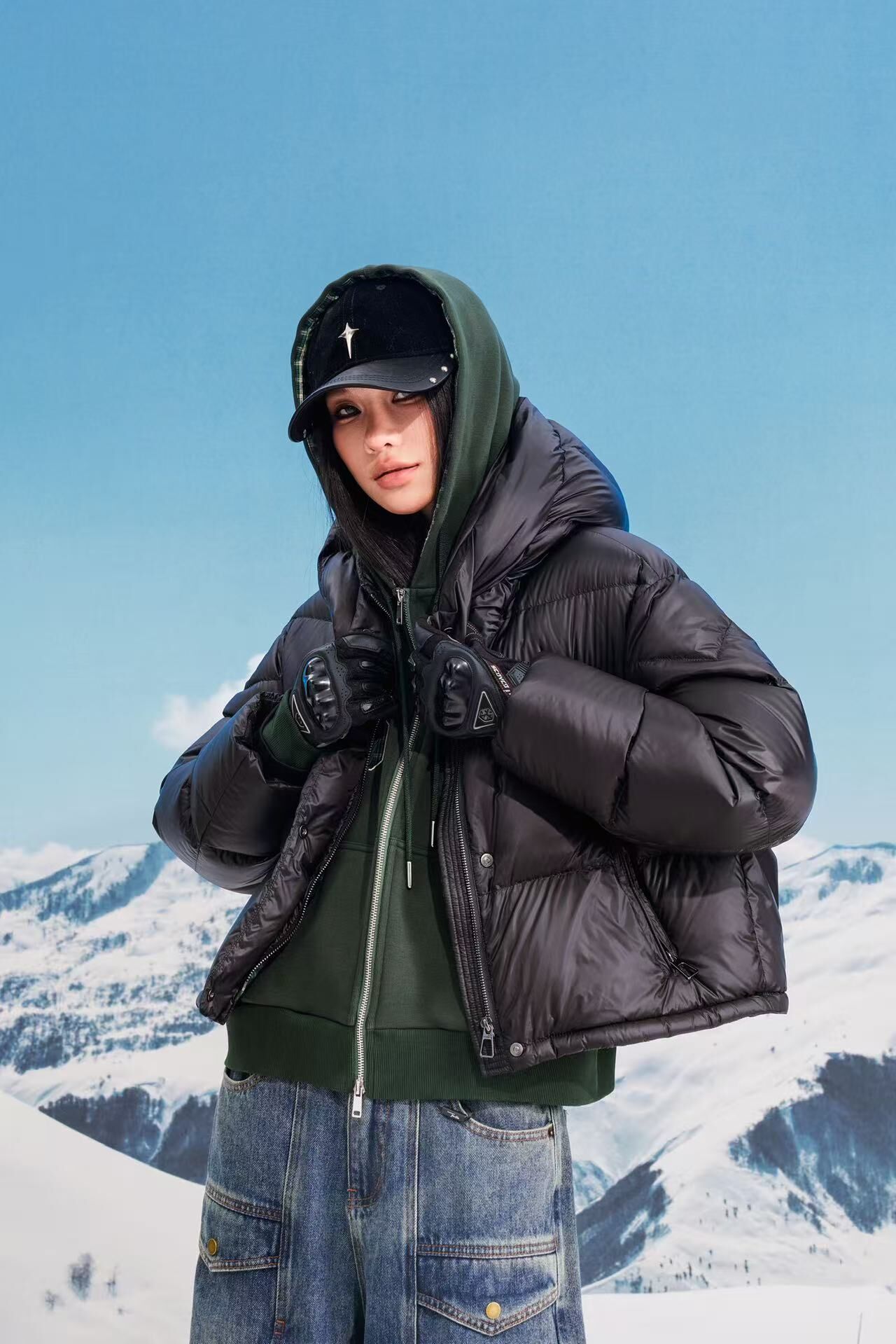 1019GZ22-GZTRIP-TUOGU-Down Jacket (A22 China Red / B22 Obsidian Black)