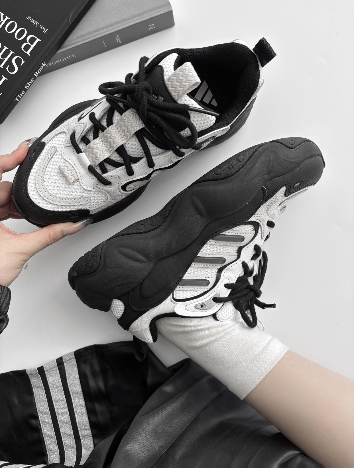 【預訂】ADIDAS VALLINA 1.0 白黑-WOMEN