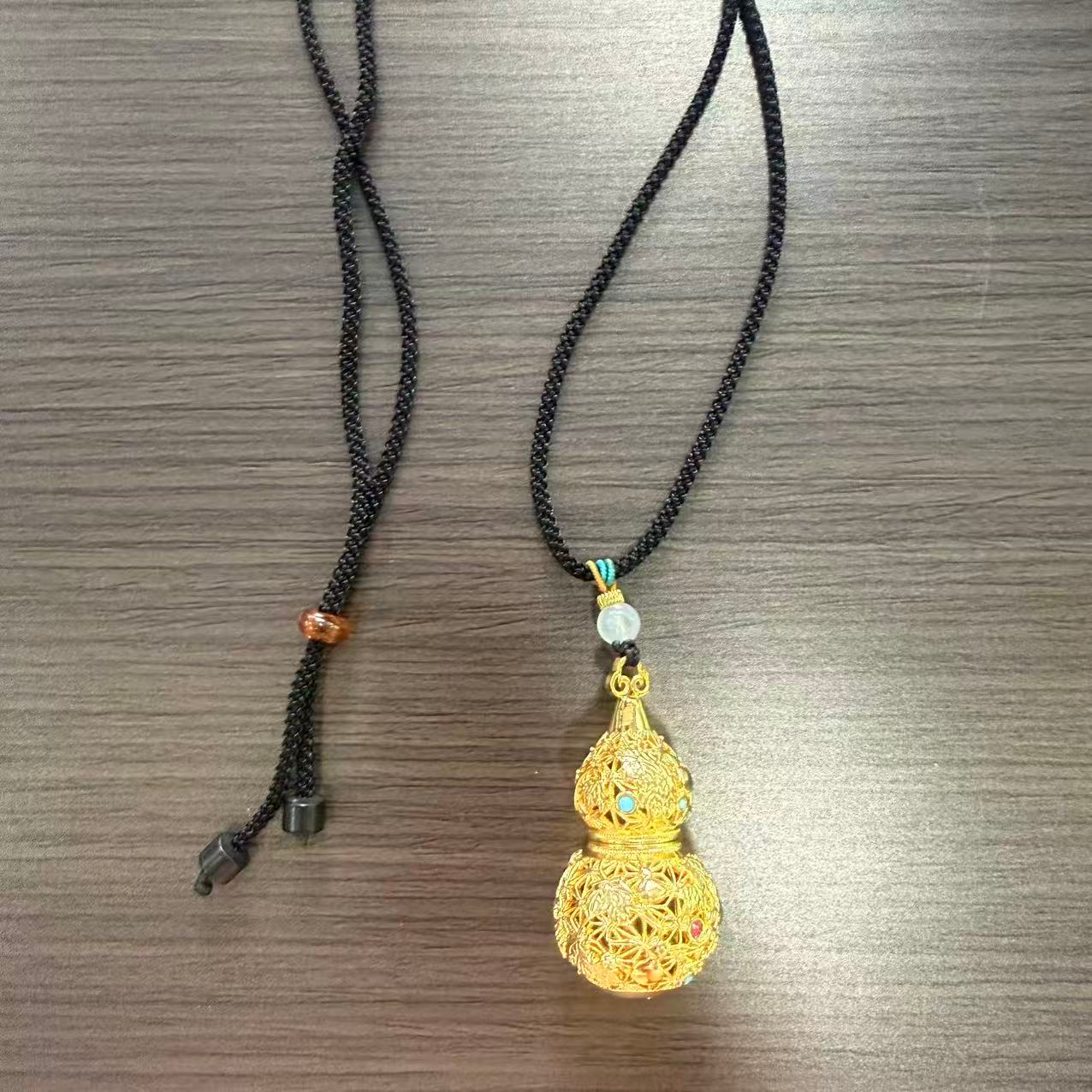 1021GZ41-GZTRIP-AGARWOOD-Blessings and Prosperity Openwork Sachet Pendant (with Blessed Nectar Pill) (B41)