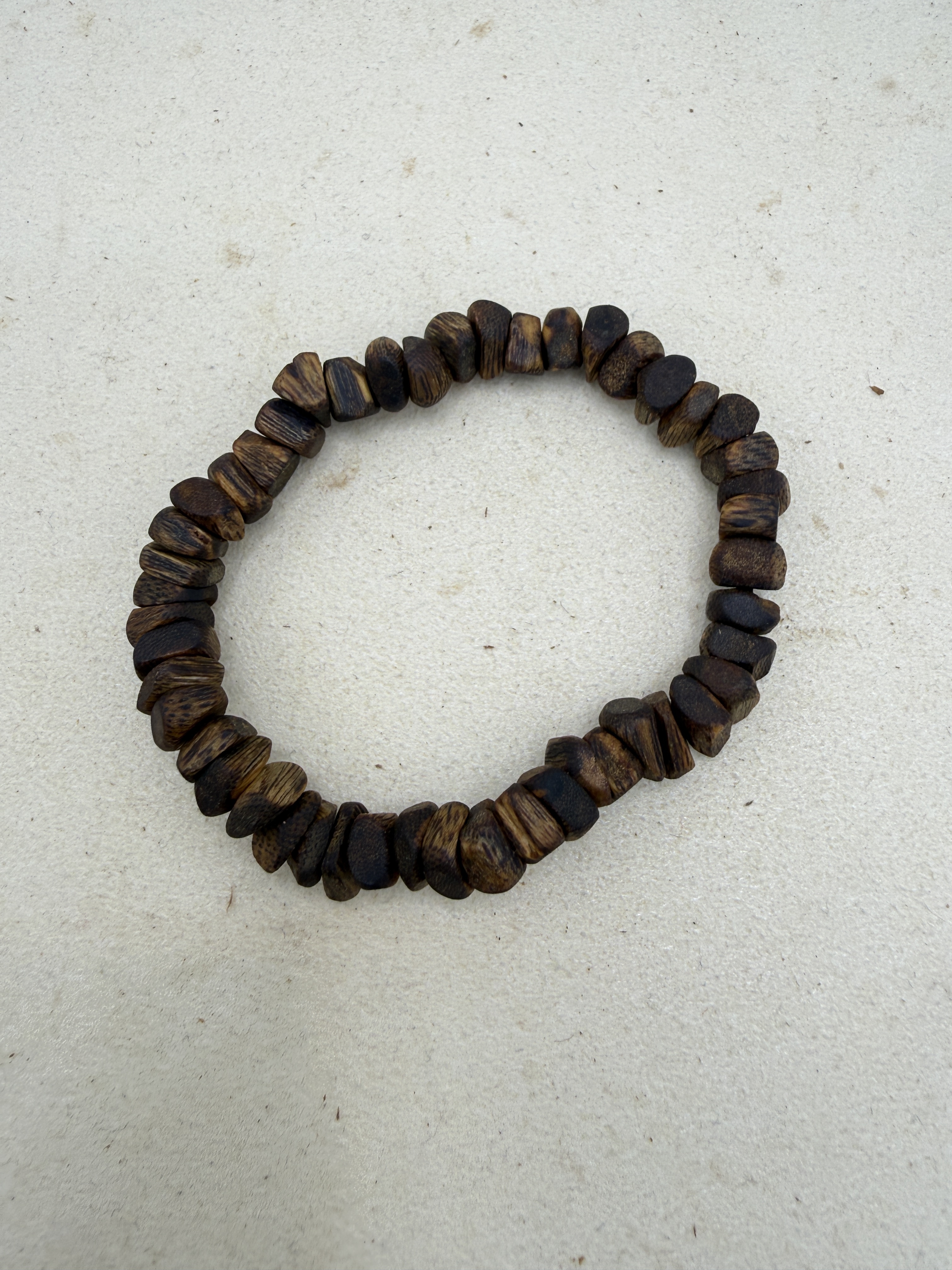 1021GZ48-GZTRIP-AGARWOOD-Nine-Tenths Sinking Kinam Chip-Bead Bracelet (B48)