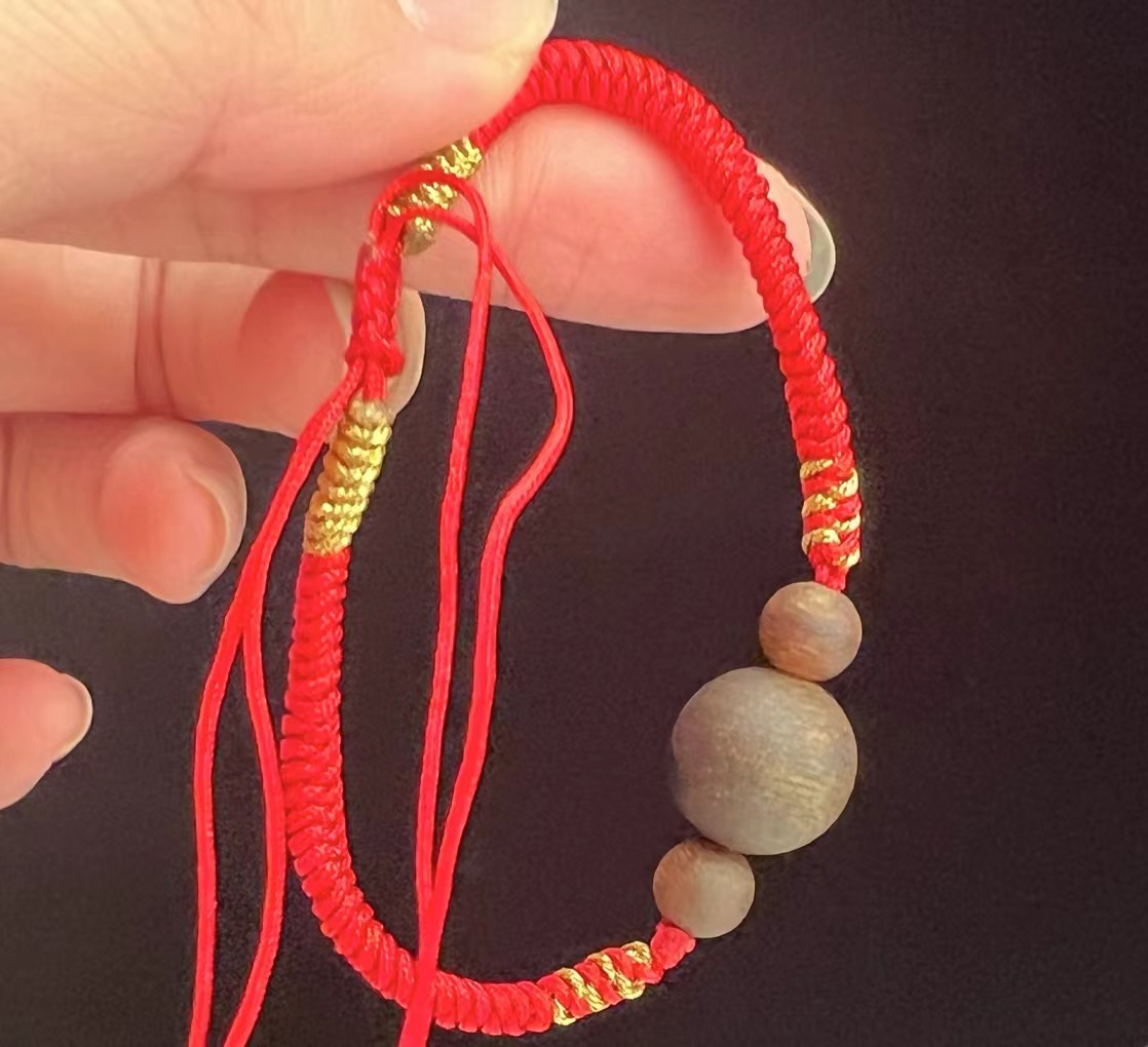 1021GZ55-GZTRIP-AGARWOOD-Value Sinking Kinam Round-Bead Bracelet - Red, 1.2cm (B55)