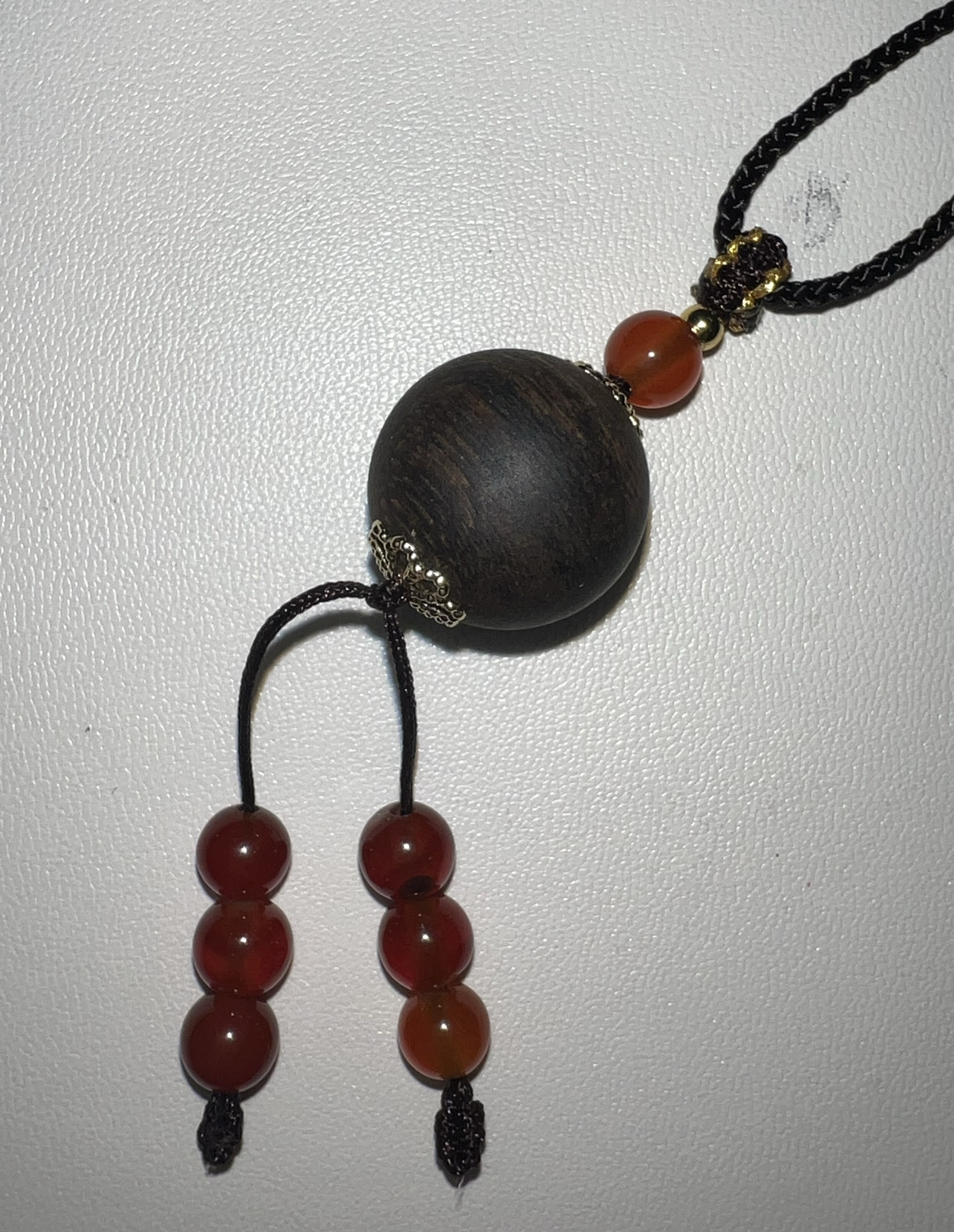 1021GZ56-GZTRIP-AGARWOOD-Goddess Sinking Kinam Necklace with 1.6cm Bead and Southern Red Agate (B56)